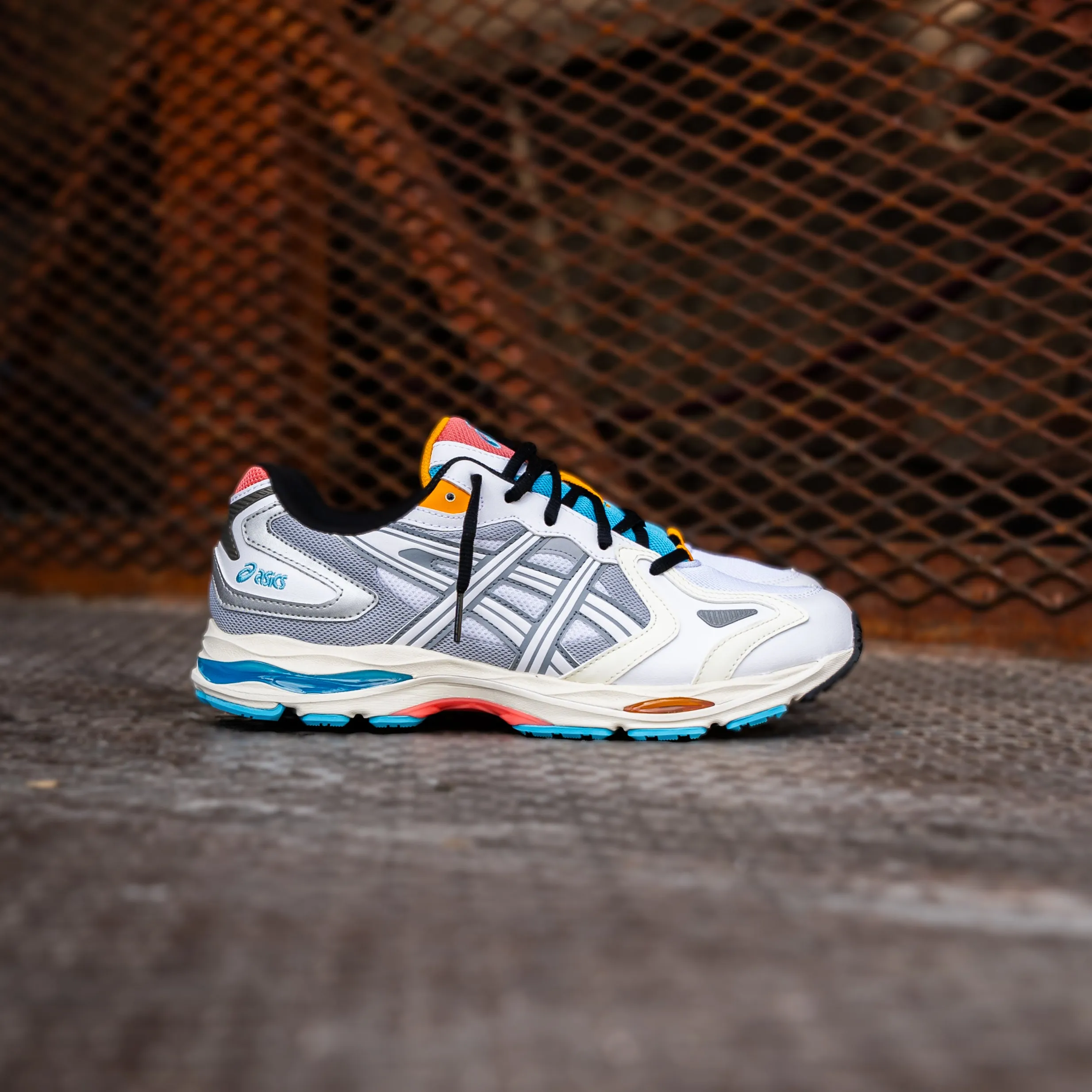 bodybuilders' stability Mens Asics Gel K-1011 (White/Pure Silver)