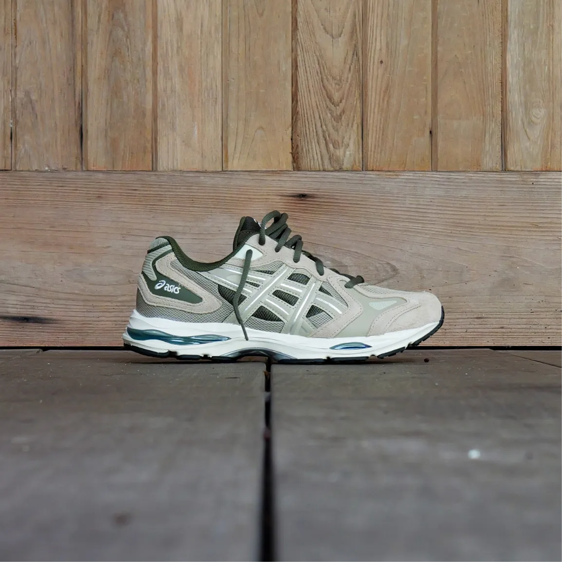 mules skateboarders - specific functions Mens Asics Gel K-1011 (Wood/Olive Canvas)