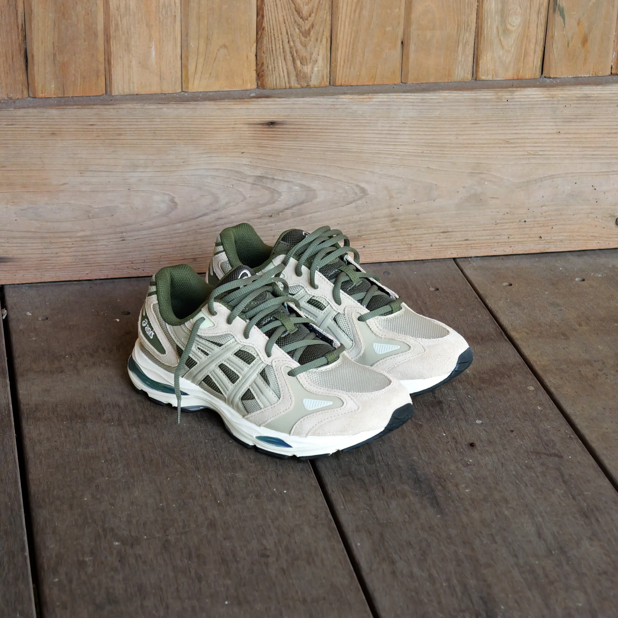 Cushioned Relaxed shock absorption Mens Asics Gel K-1011 (Wood/Olive Canvas)