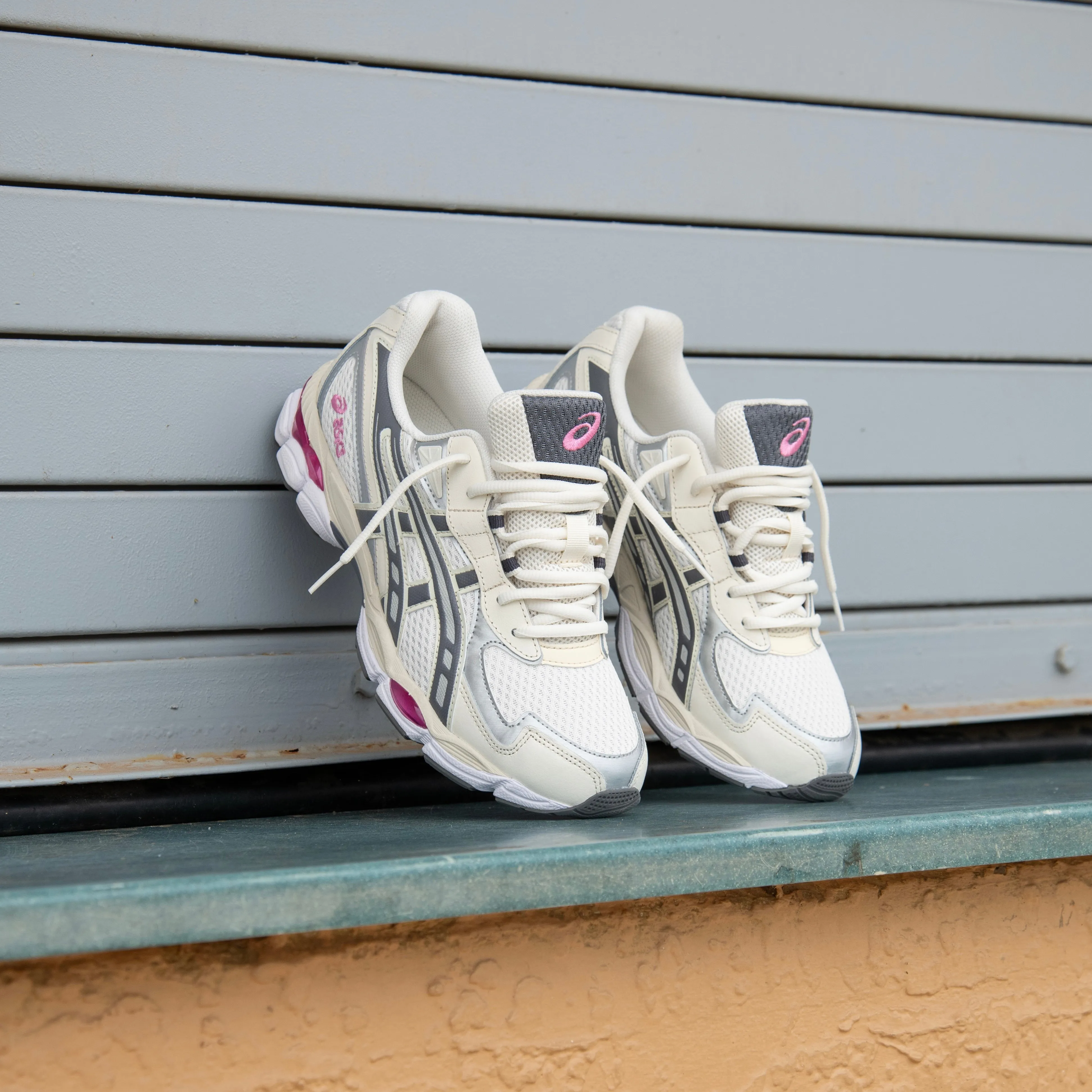 Mens Asics Gel-NYC 2055 (Cream/Carbon) Supportive grip
