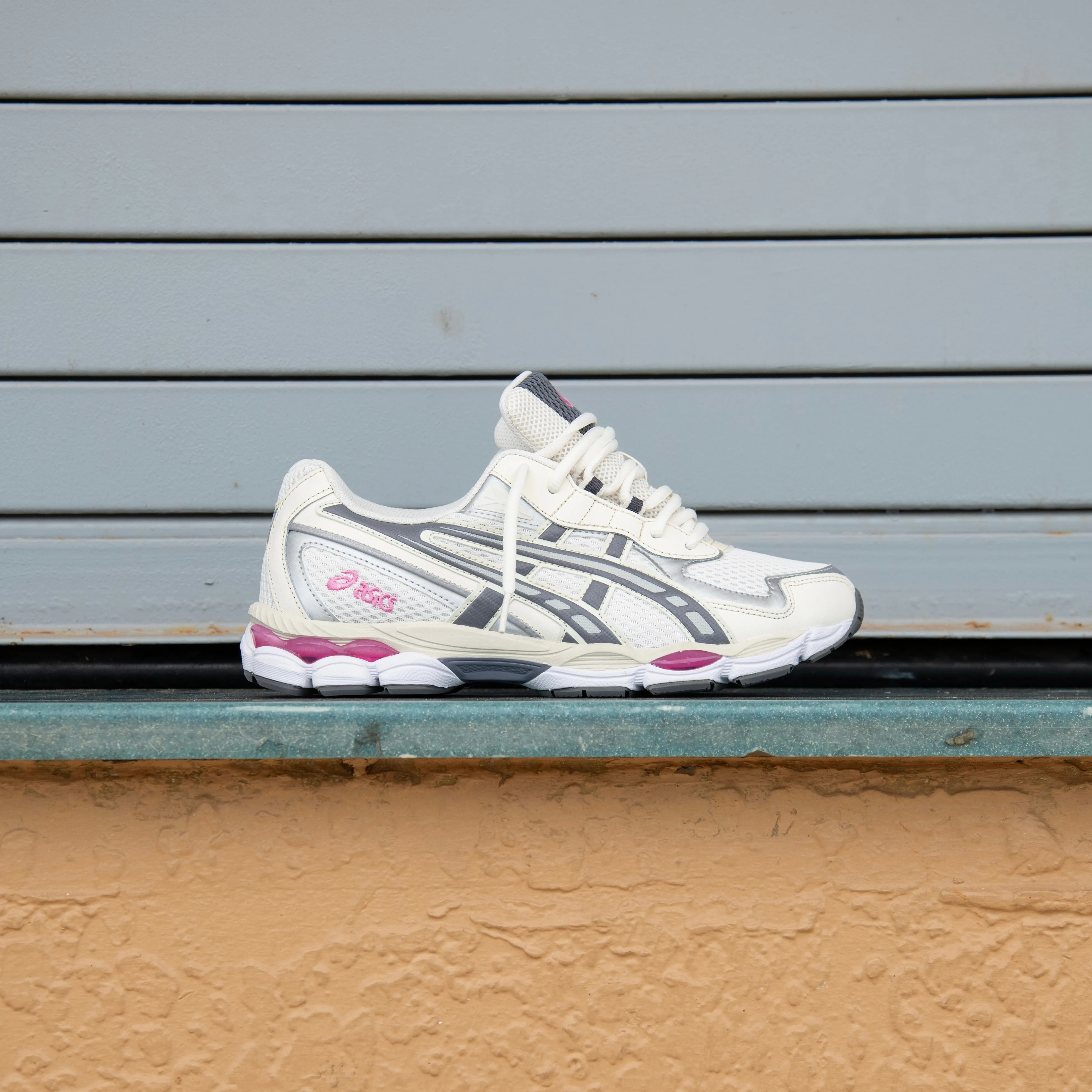 Hard Ultimate look Mens Asics Gel-NYC 2055 (Cream/Carbon)