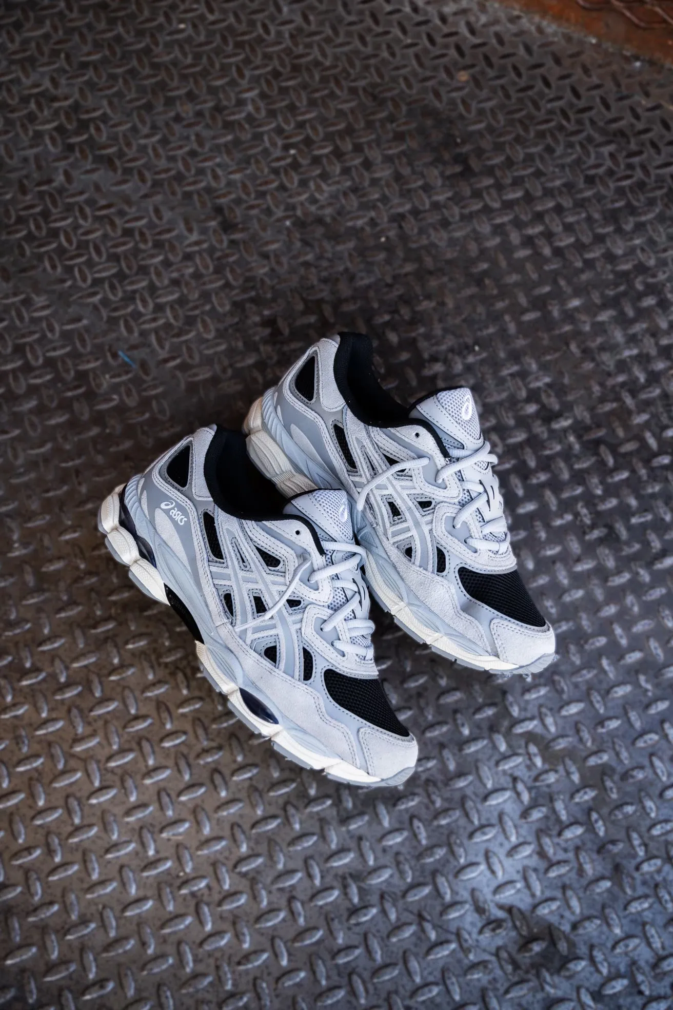 Wedge Heel Mens Asics Gel-NYC (Black/Piedmont Grey)
