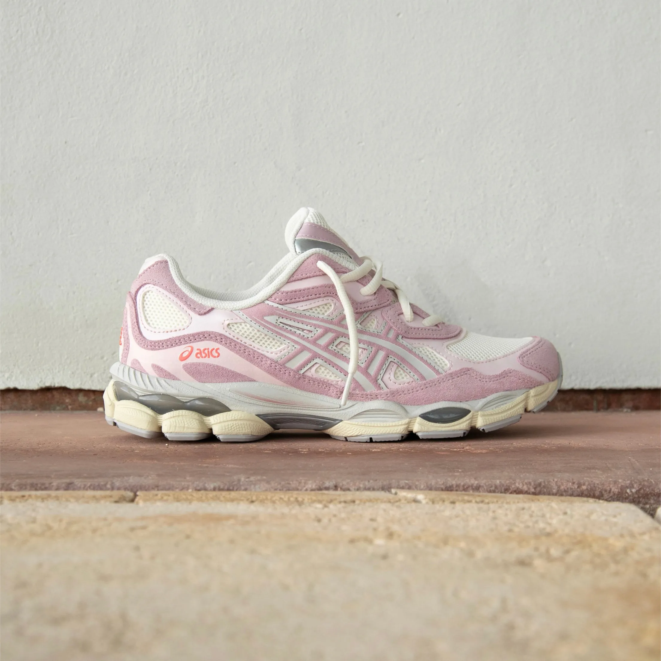 Casual Look evening Mens Asics Gel-NYC (Cream/Rose Water)