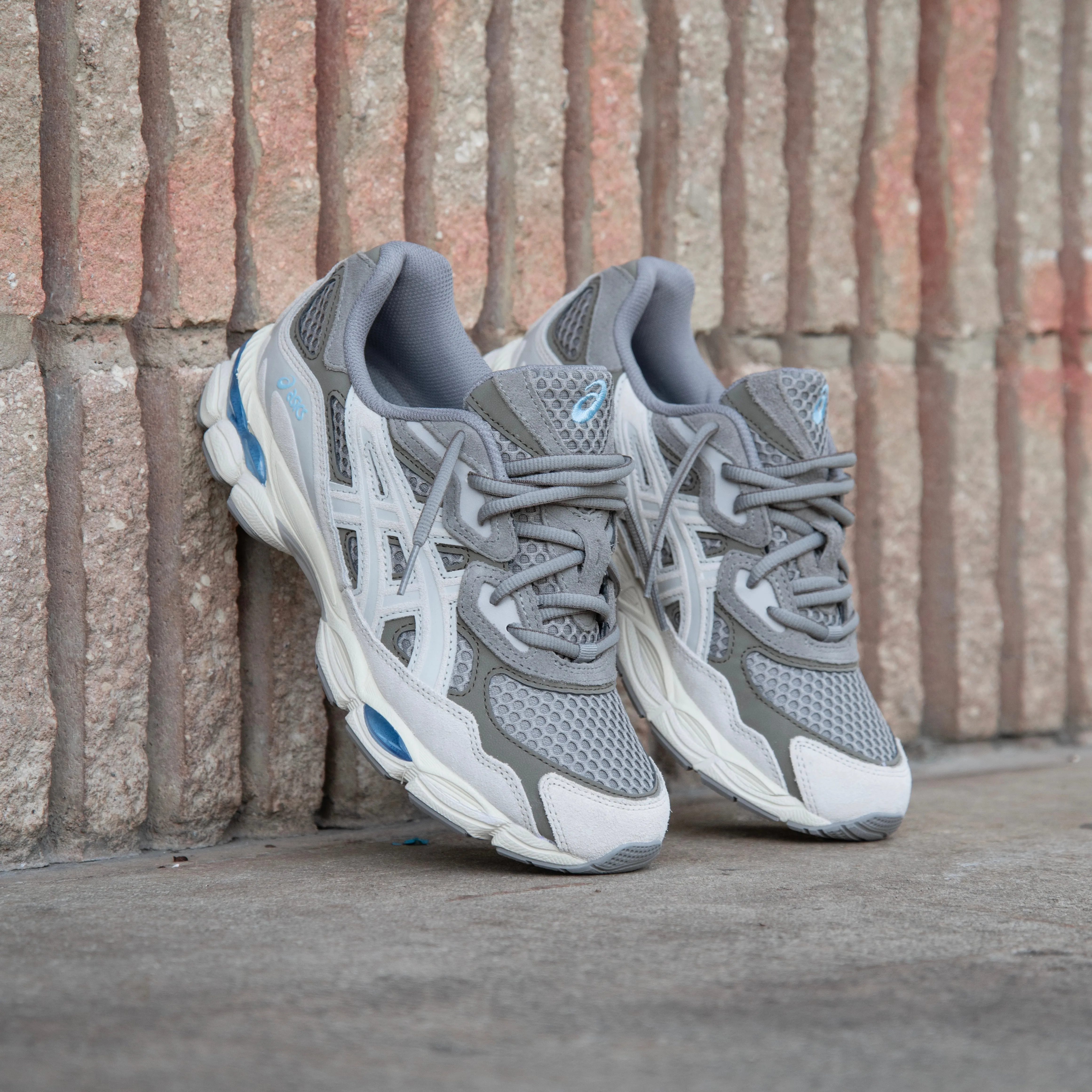 Soft Traction high - heeled Mens Asics Gel-NYC (Steeple Grey/Cream)