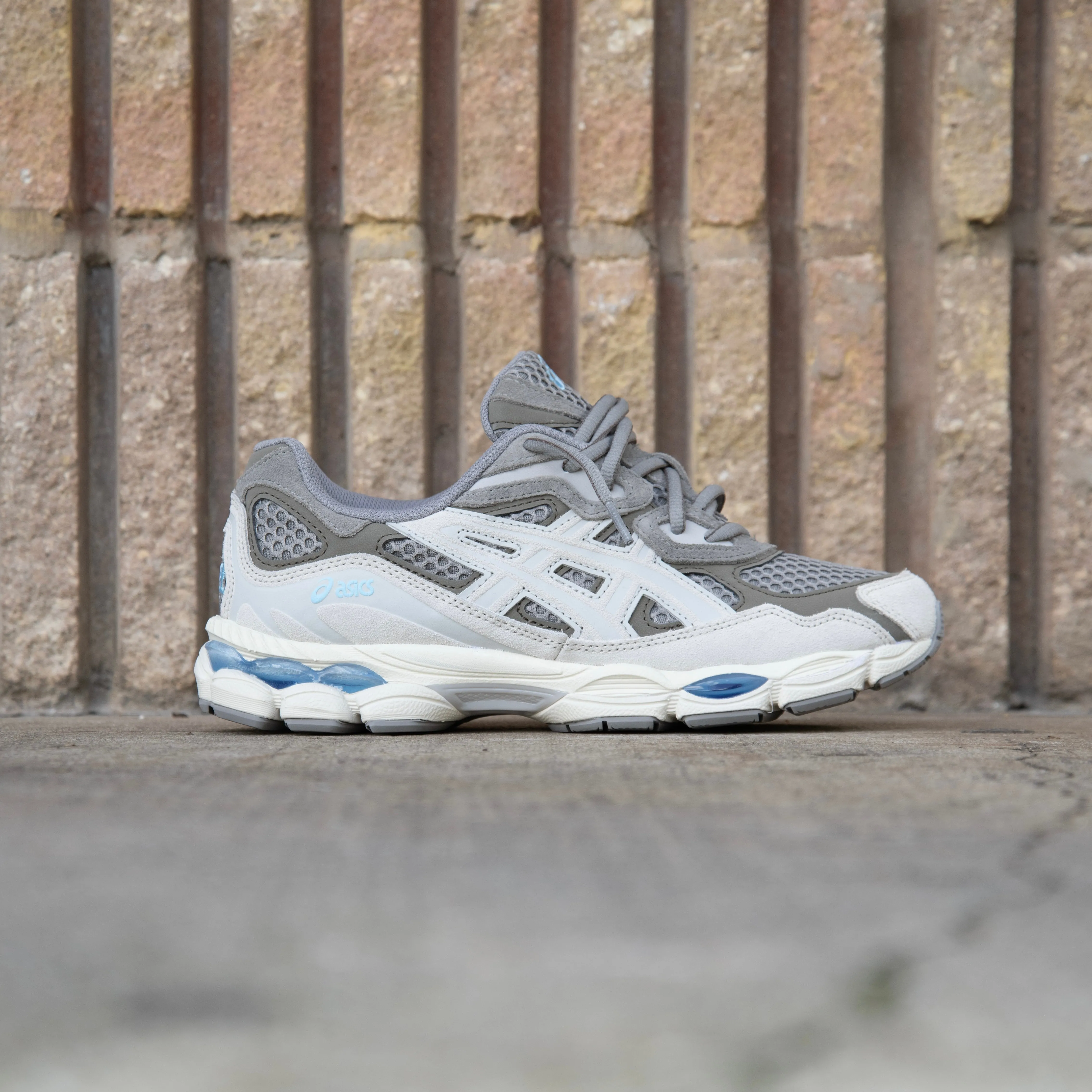travel - related conveniences Mens Asics Gel-NYC (Steeple Grey/Cream)