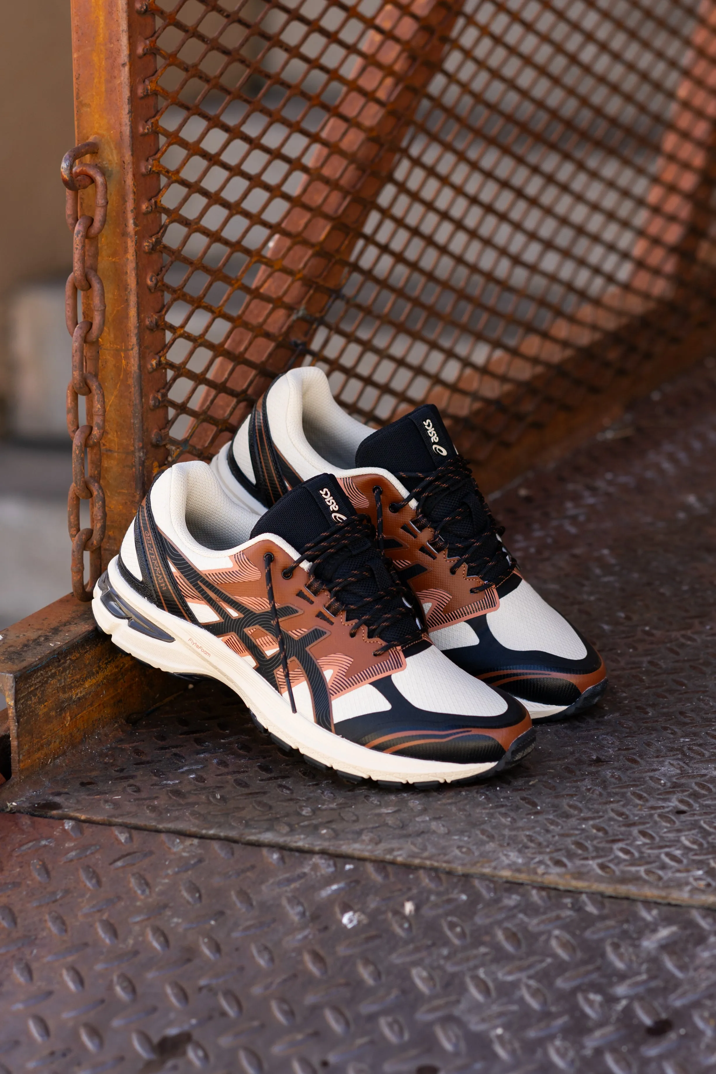 Mens Asics Gel-Terrain (Vanilla/Black) - 1203A342-250 most complex