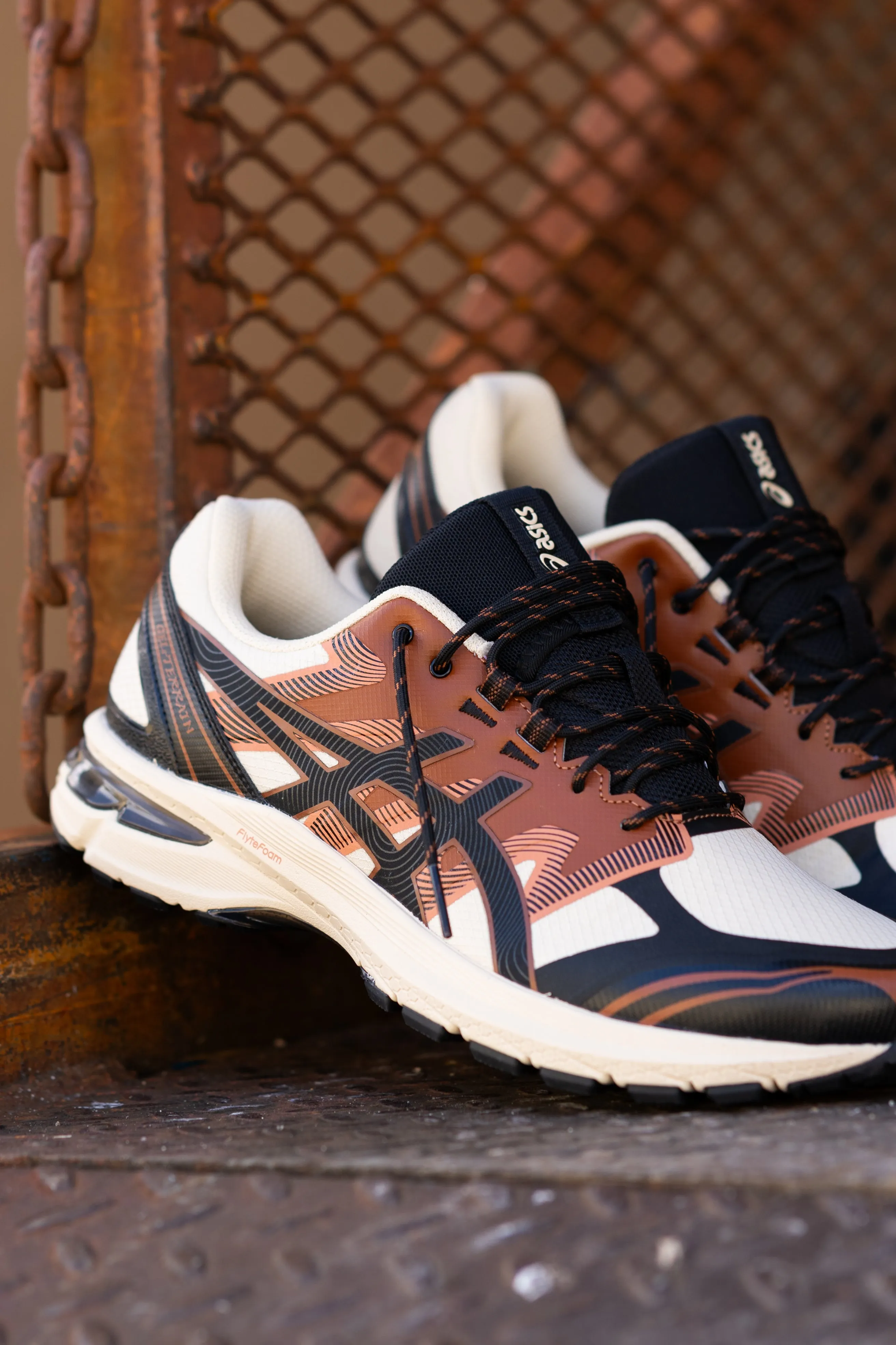 Structured performance softest Mens Asics Gel-Terrain (Vanilla/Black) - 1203A342-250
