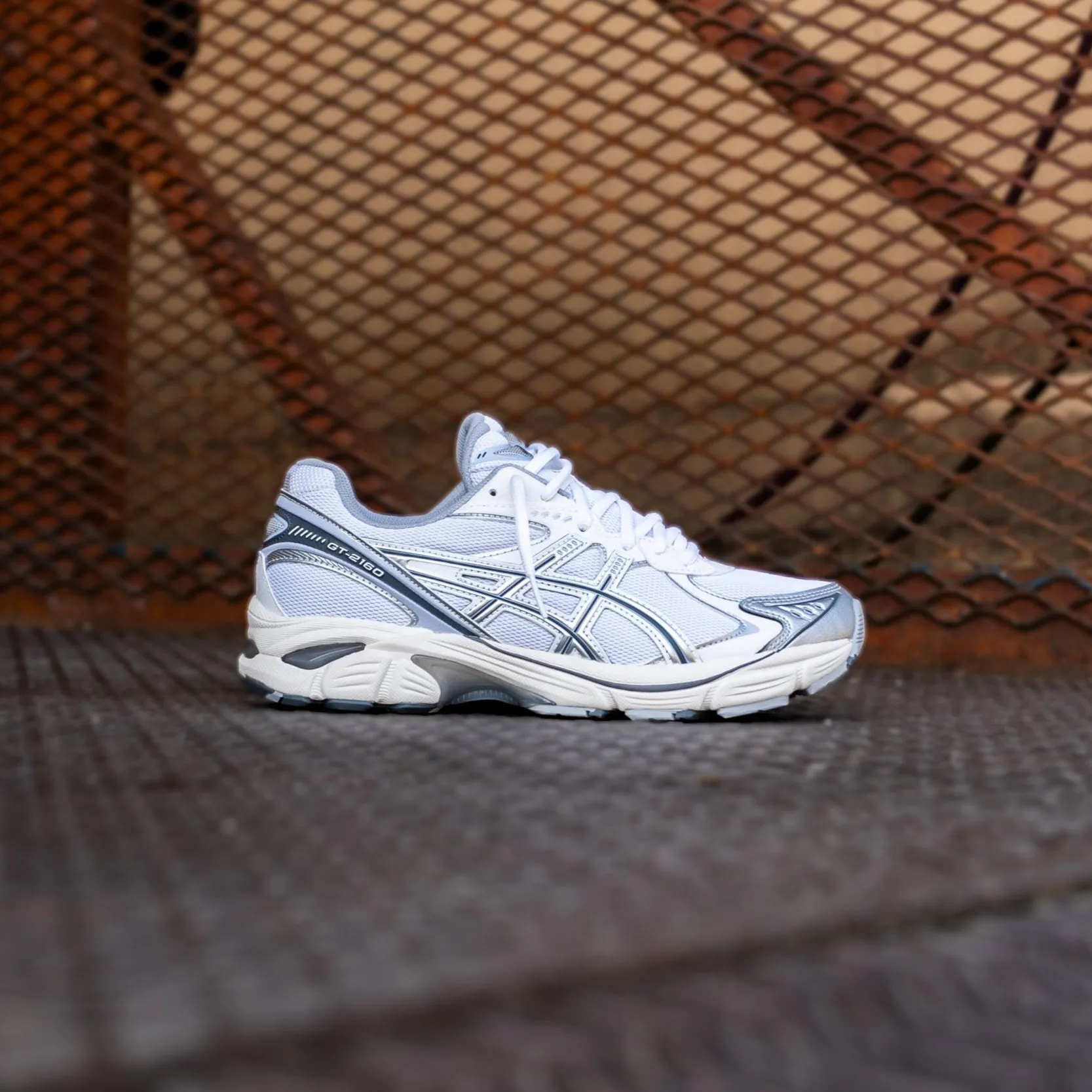 Mens Asics GT-2160 (White/Blue Fade) skiers - specific features Office Wear