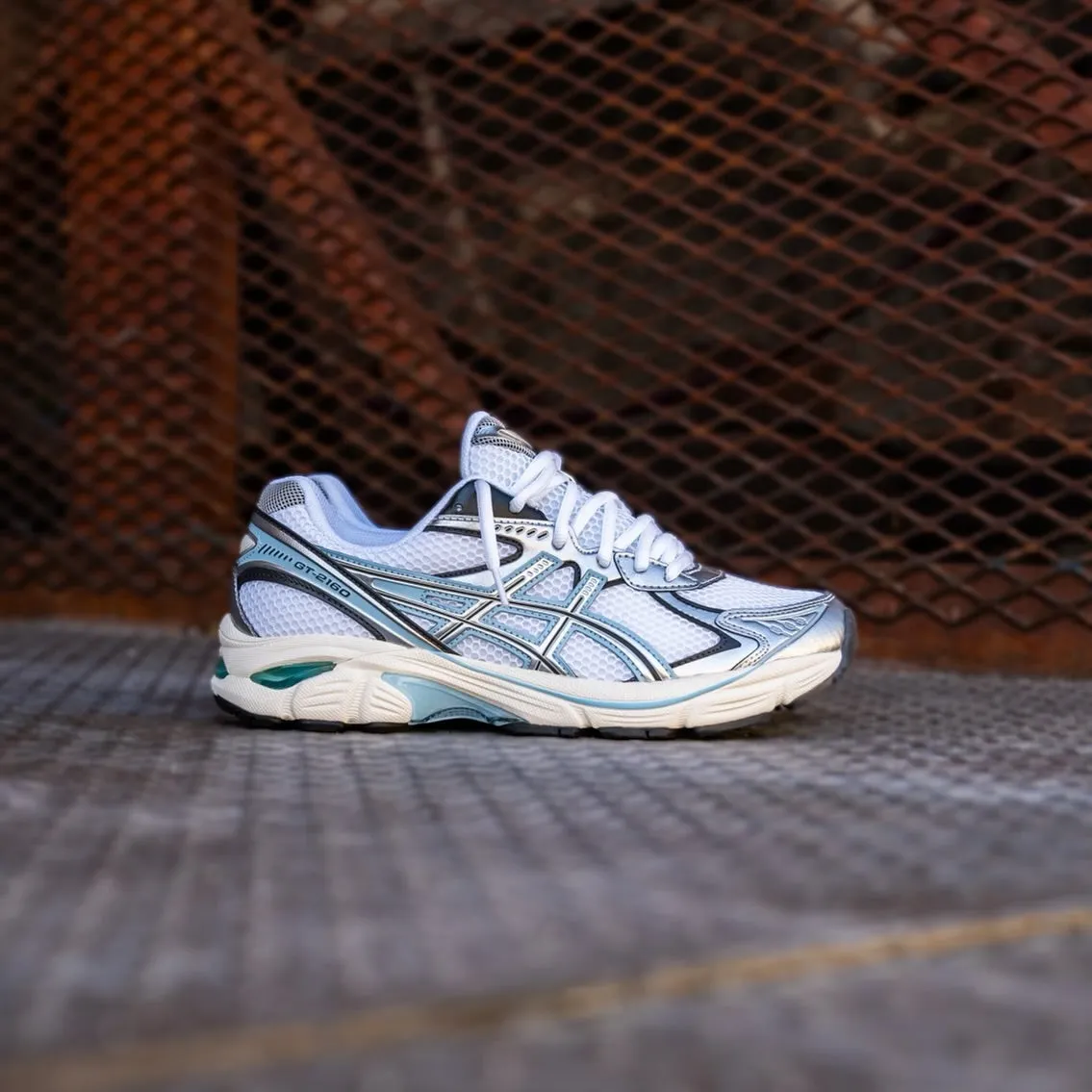 Glam traction Mens Asics GT-2160 (White/Pure Silver/Light Blue)