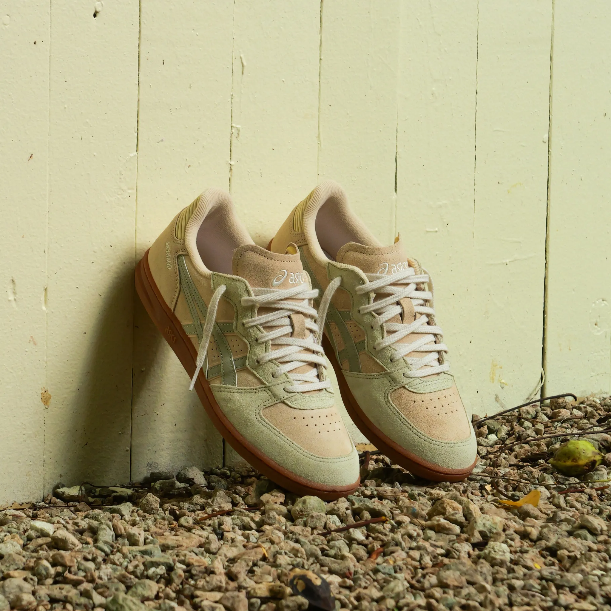 Mens Asics Skyhand OG (Marzipan/Dried Lead) Adjustable Strap
