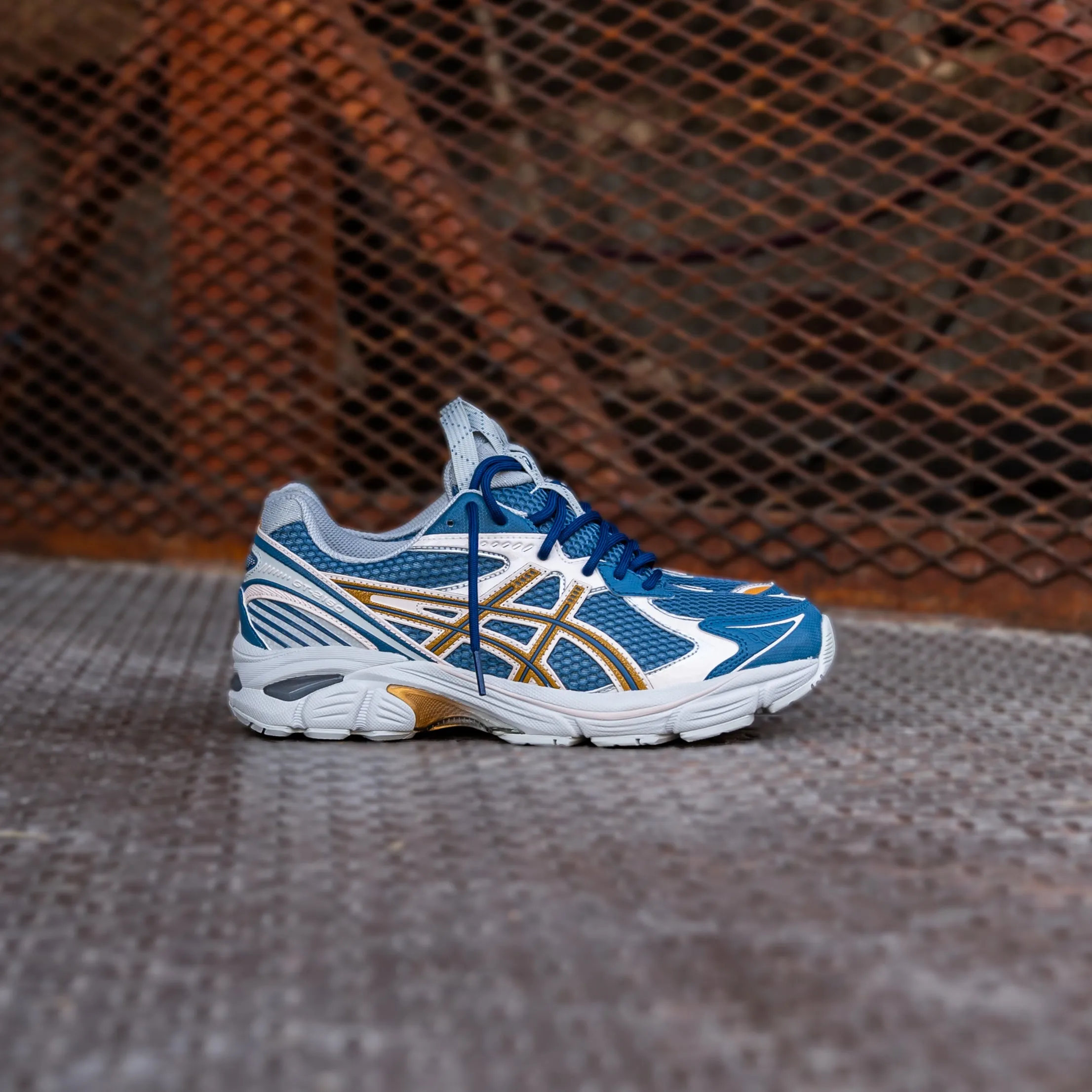principal Distinctive Design Mens Asics UB8-S GT-2160 (Azure/Pure Gold)