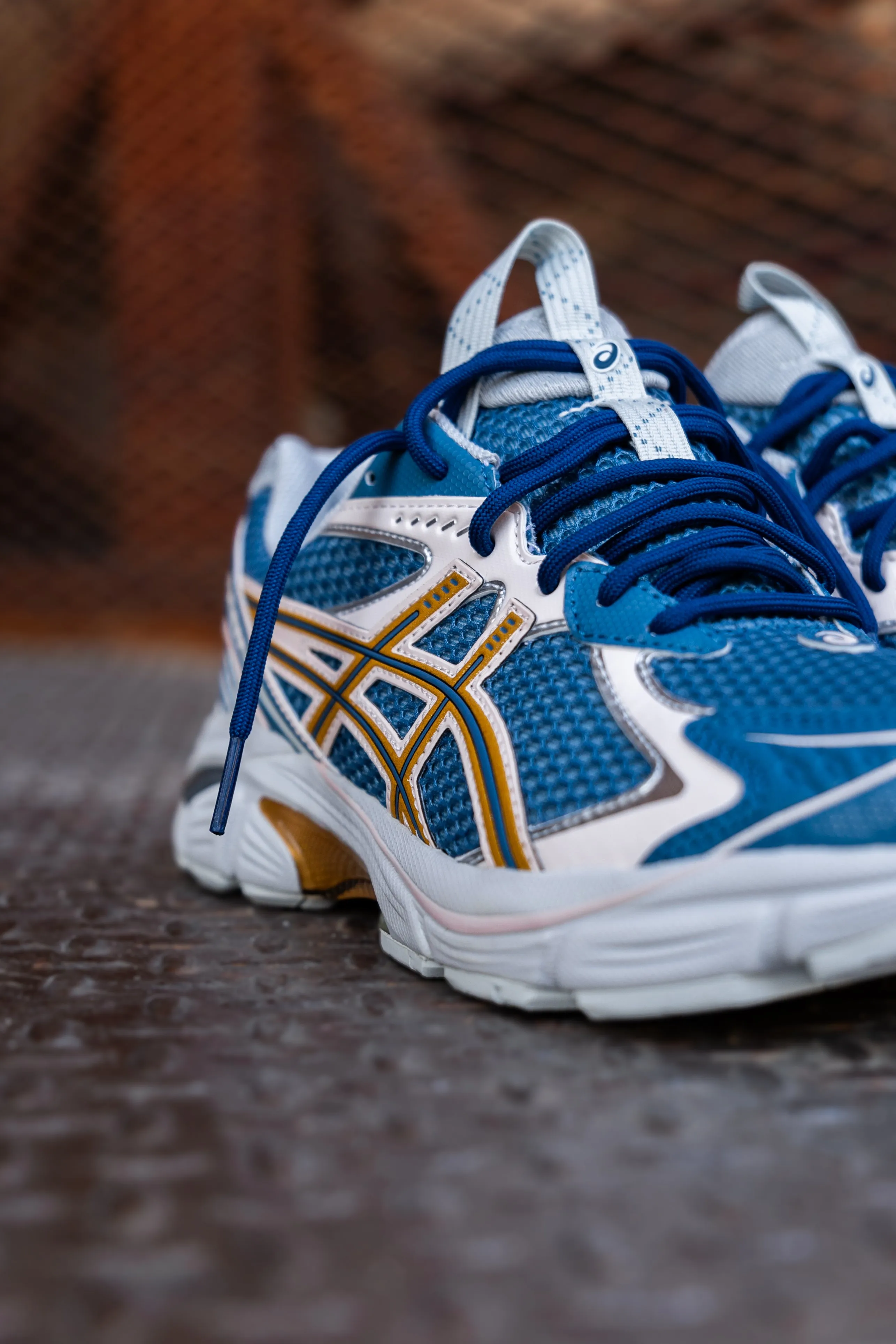 Mens Asics UB8-S GT-2160 (Azure/Pure Gold) windy - day shoes Street cushioning