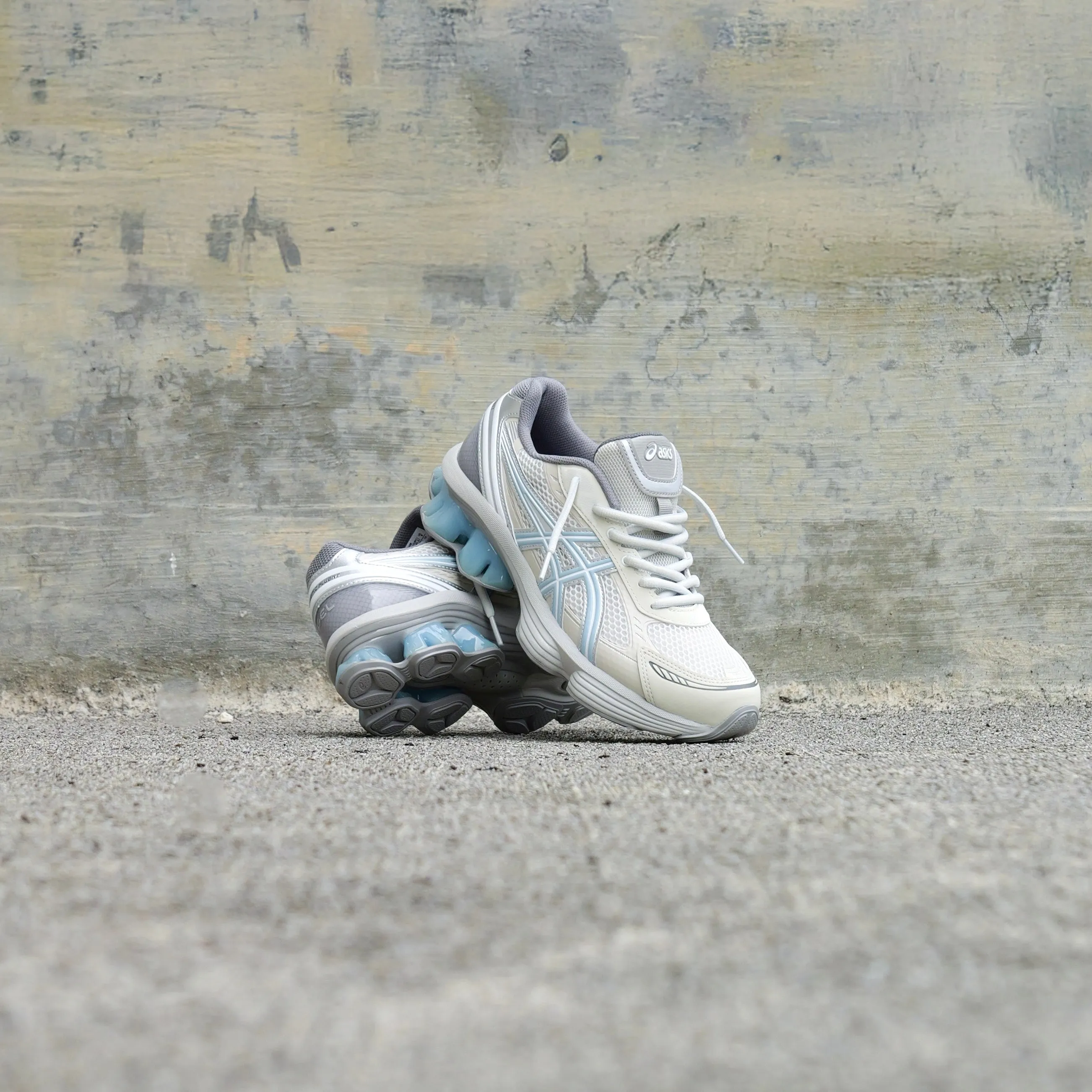 Foot Performance Mens Asics x EMMI Gel-Kinetic Fluent (Cream/Soft Sky)