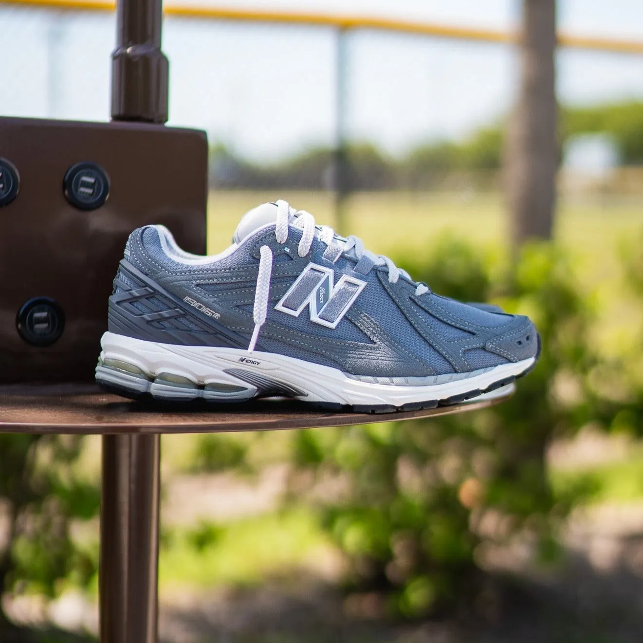 Pointed Toe Retro-inspired cushioning Mens New Balance 1906R (Grey Matter) - M1906RV