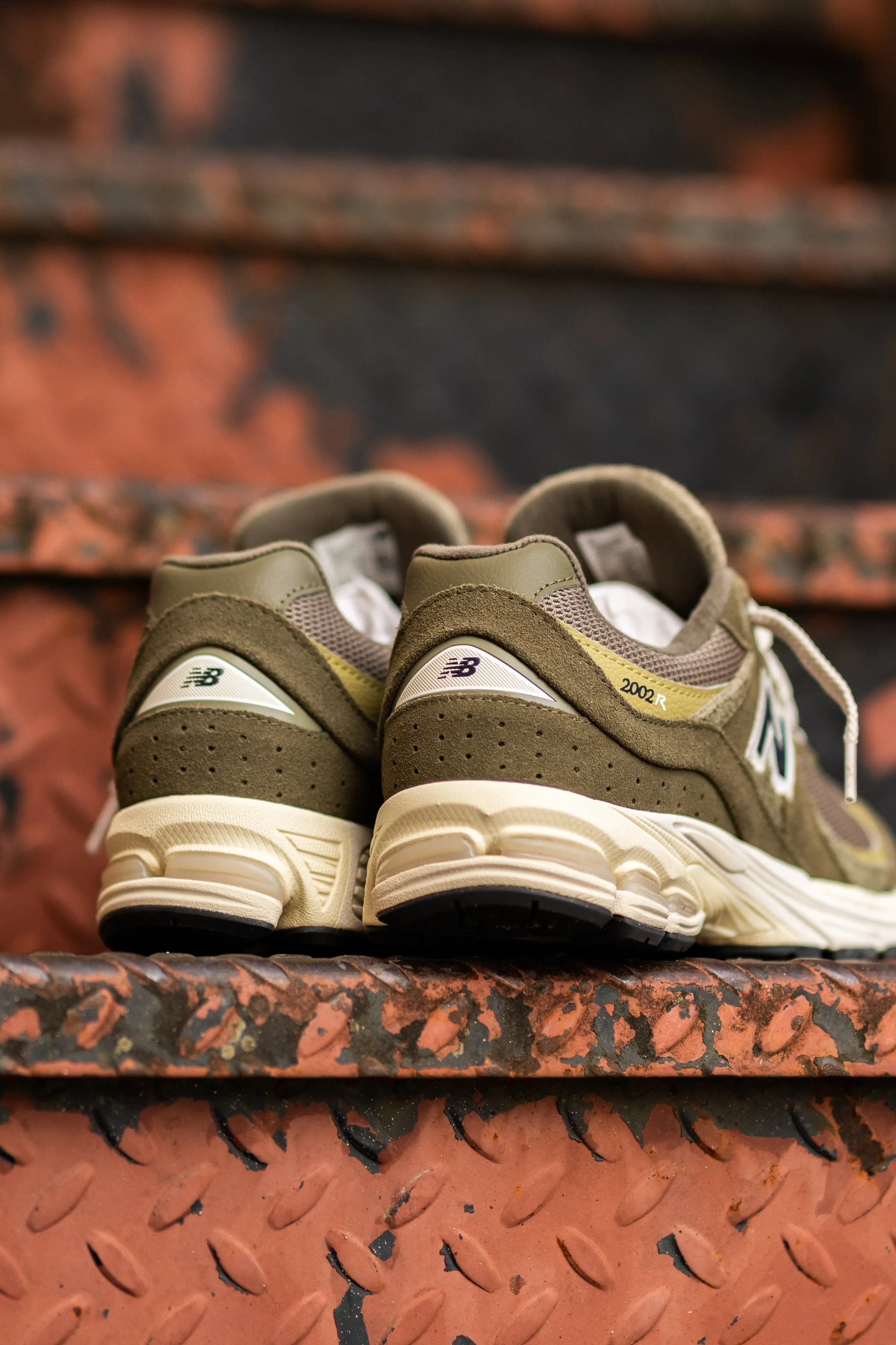 Mens New Balance 2002R (Green/Green) - M2002RZD Budget