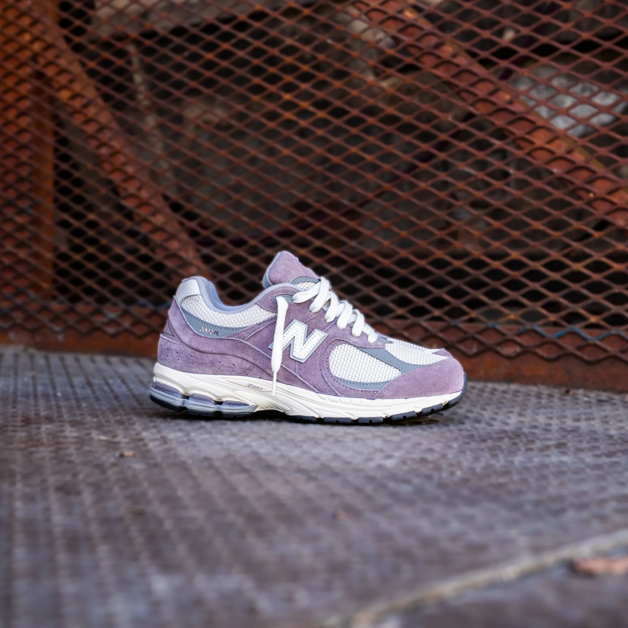 Mens New Balance 2002R (Ice Wine) - U2002RRB Luxurious Comfort