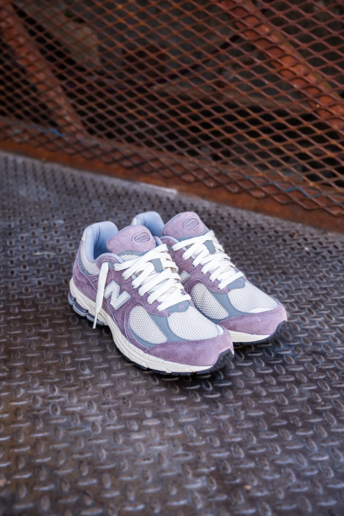 Mens New Balance 2002R (Ice Wine) - U2002RRB Versatile