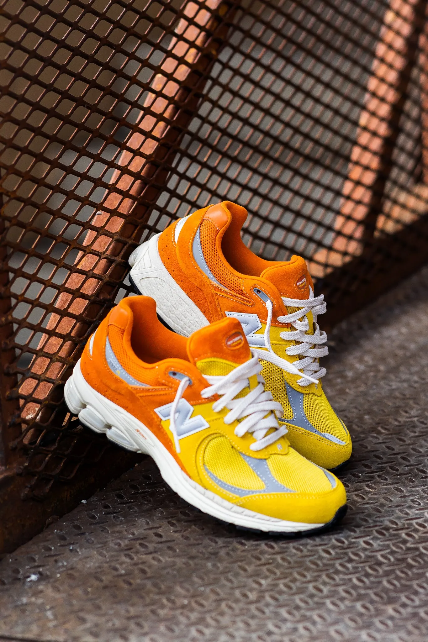 Forest whole - size Mens New Balance 2002R (Orange/Orange) -M2002RPA