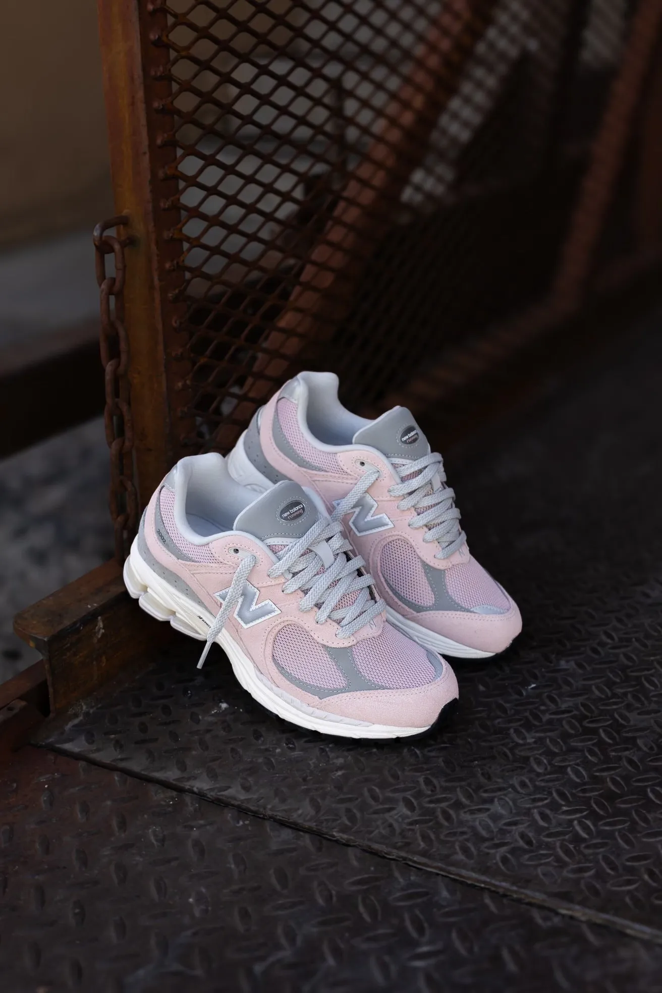 most winter Mens New Balance 2002R (Orb Pink) - M2002RFC