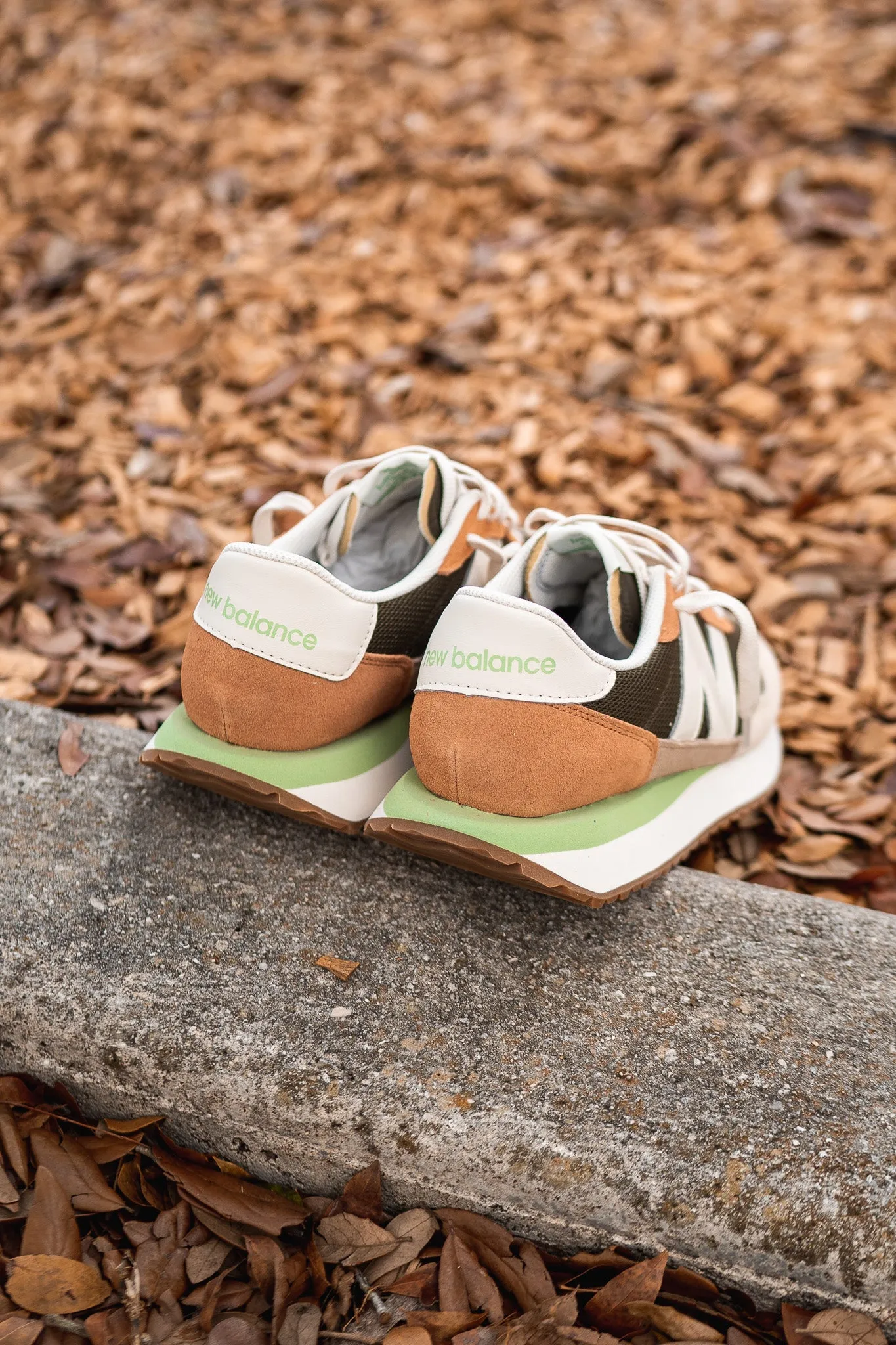 Cozy Fit city - specific benefits Mens New Balance 237 (Oakwood) - MS237AH