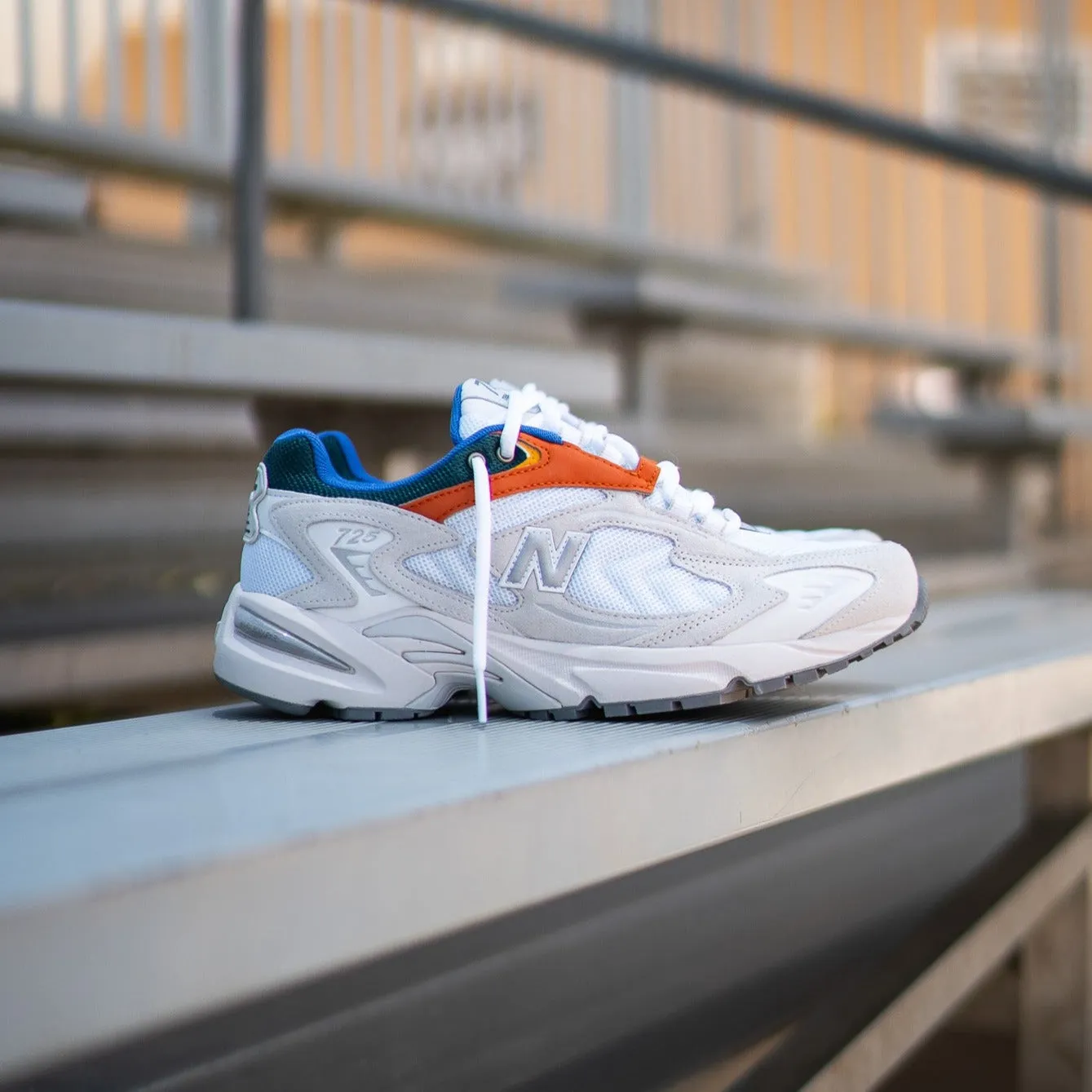 School - Friendly men - style Mens New Balance 725V1 (Grey/Orange) - ML725AP
