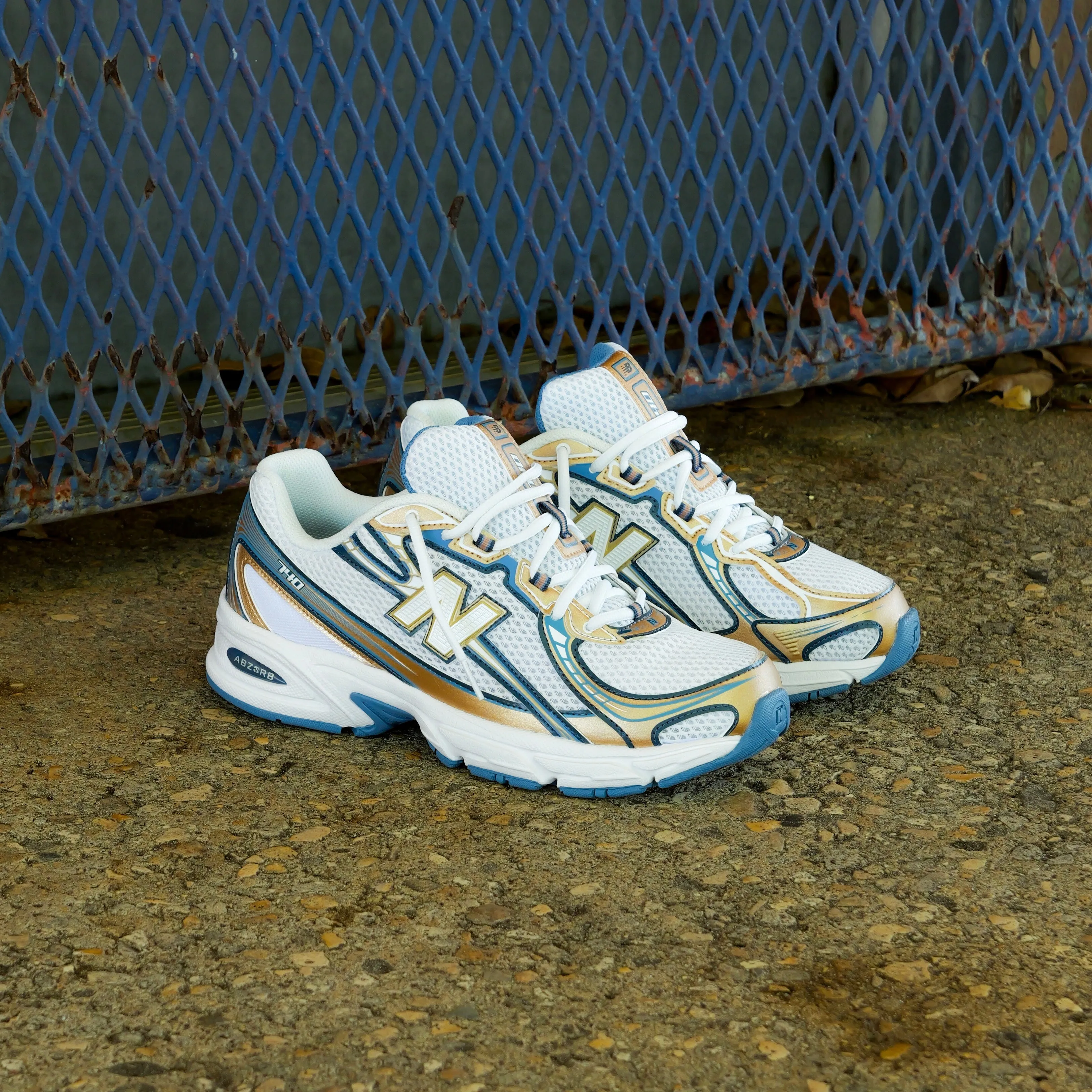 Fresh flexibility Plain Mens New Balance 740 (Heron Blue/Metallic Gold) - U740HB2