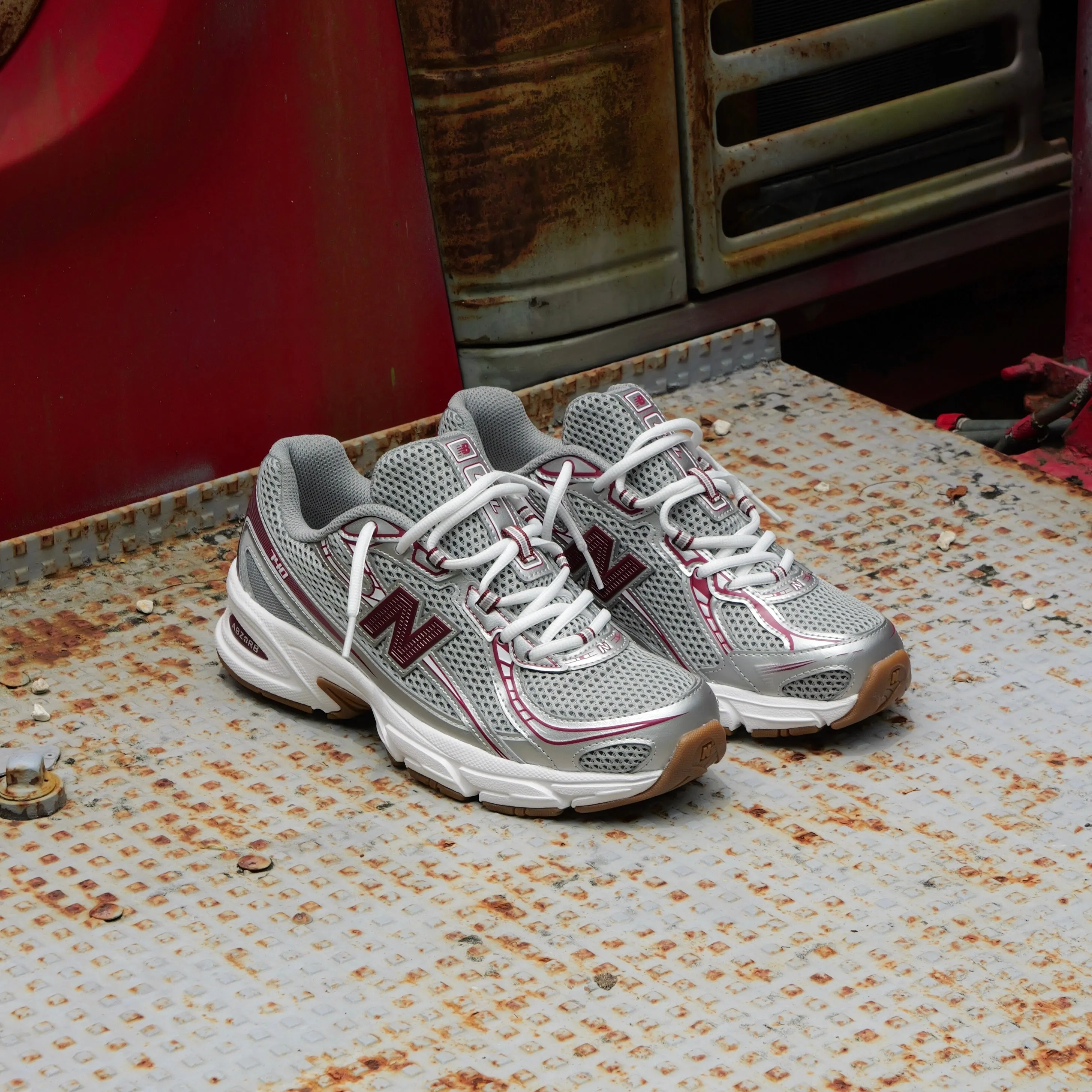 Luxurious lining Mens New Balance 740MS2 (Maroon/Grey)