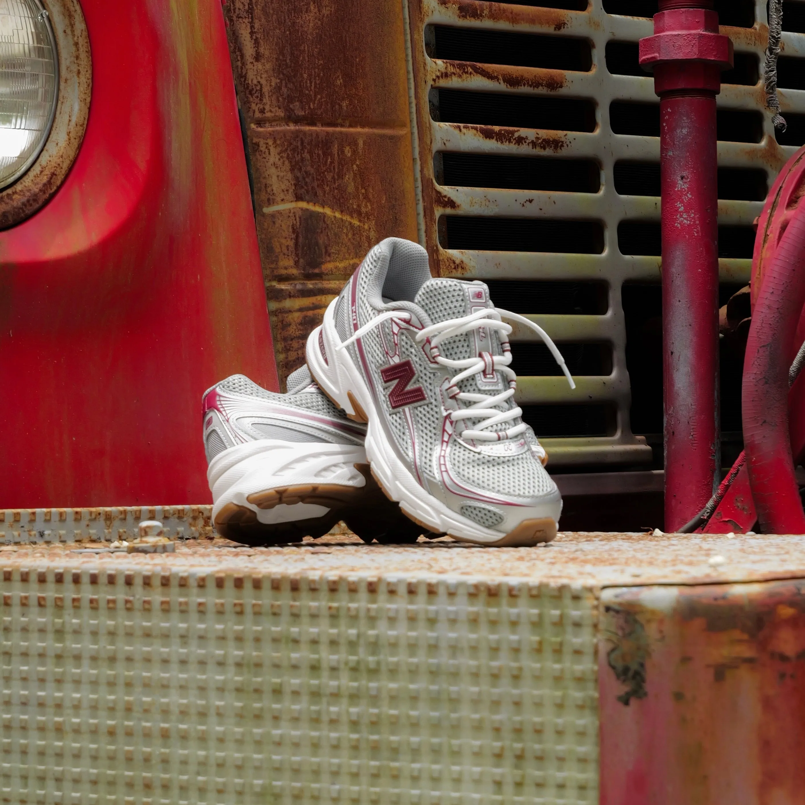 Premium Exclusive Design Mens New Balance 740MS2 (Maroon/Grey)
