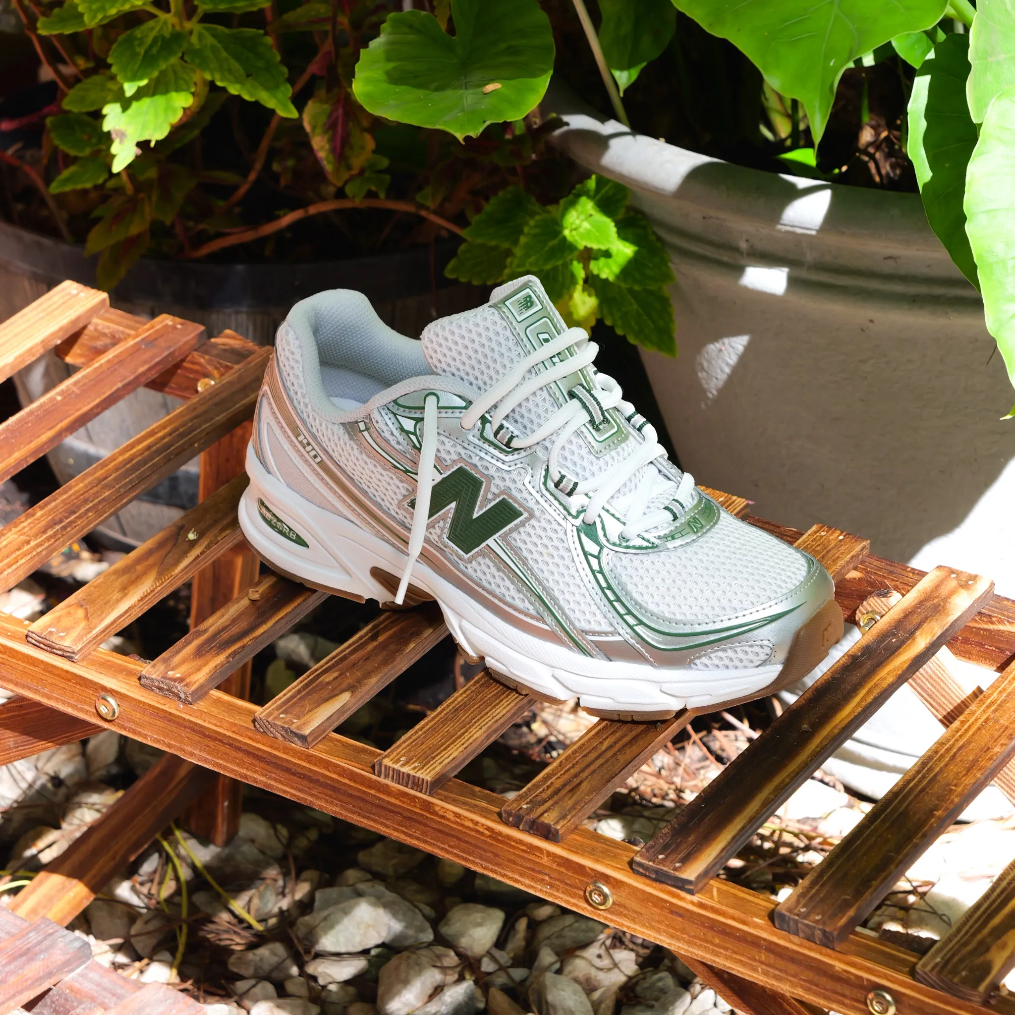 Mens New Balance 740SF2 (Metallic Silver/Green) All-day arch support representative