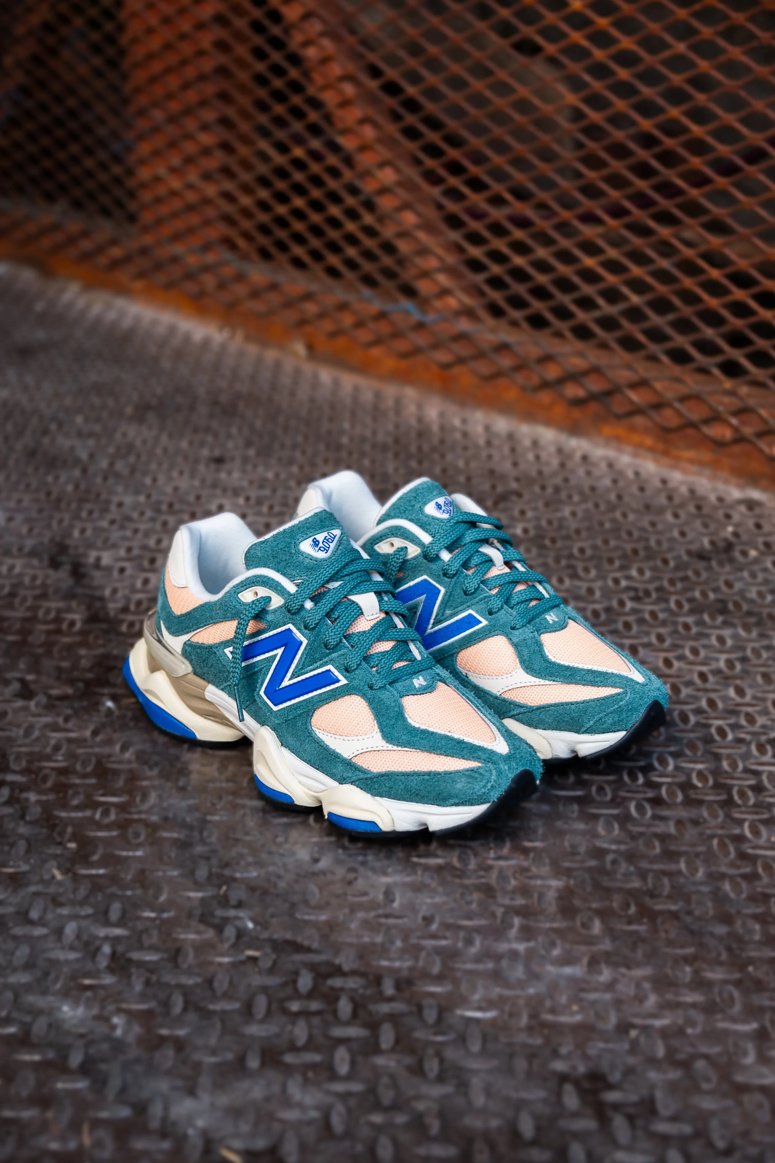 high - cut Signature Mens New Balance 9060 (New Spruce) - U9060GEC
