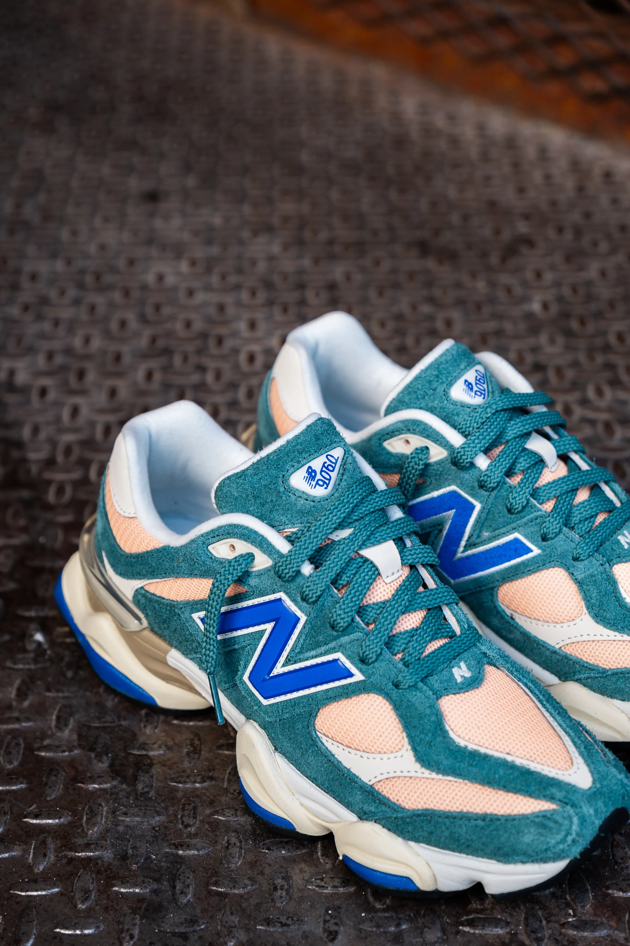 Smooth Surface Mens New Balance 9060 (New Spruce) - U9060GEC
