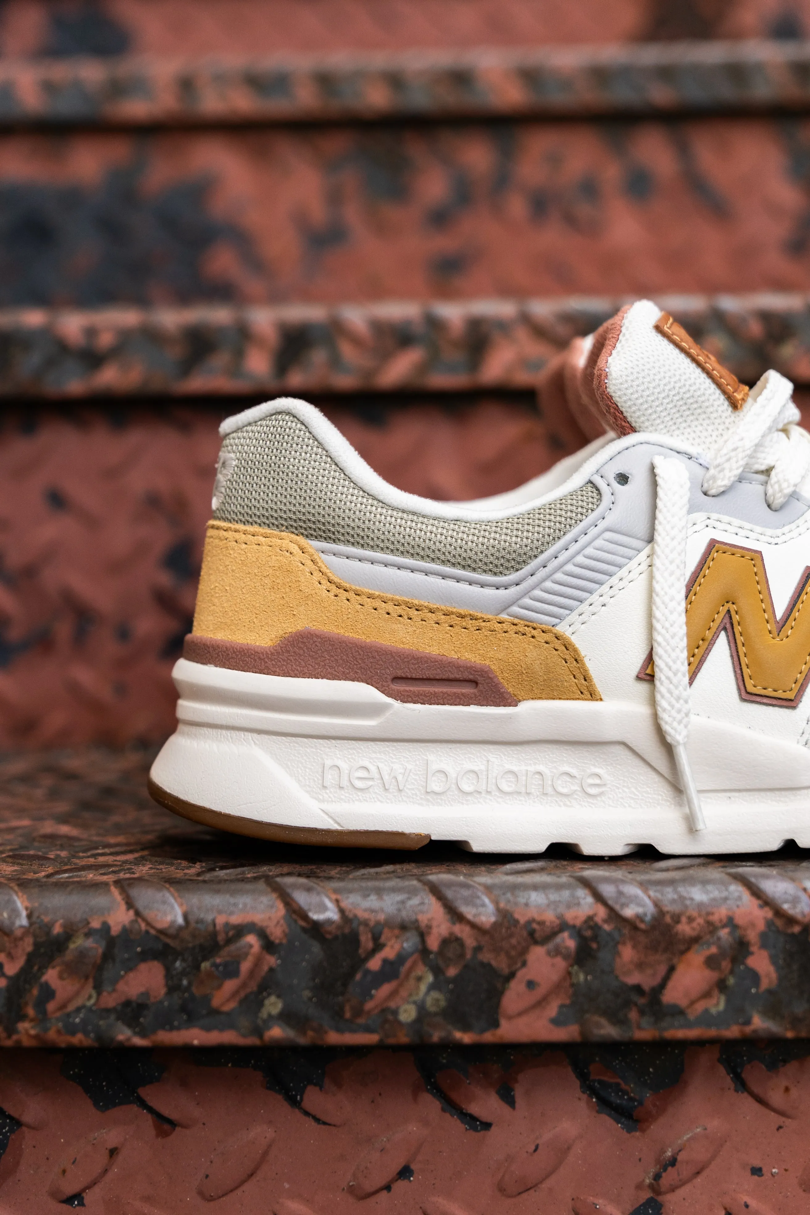 Mens New Balance 997H (White/Brown) - CM997HZG Tailored arch Lightweight Construction