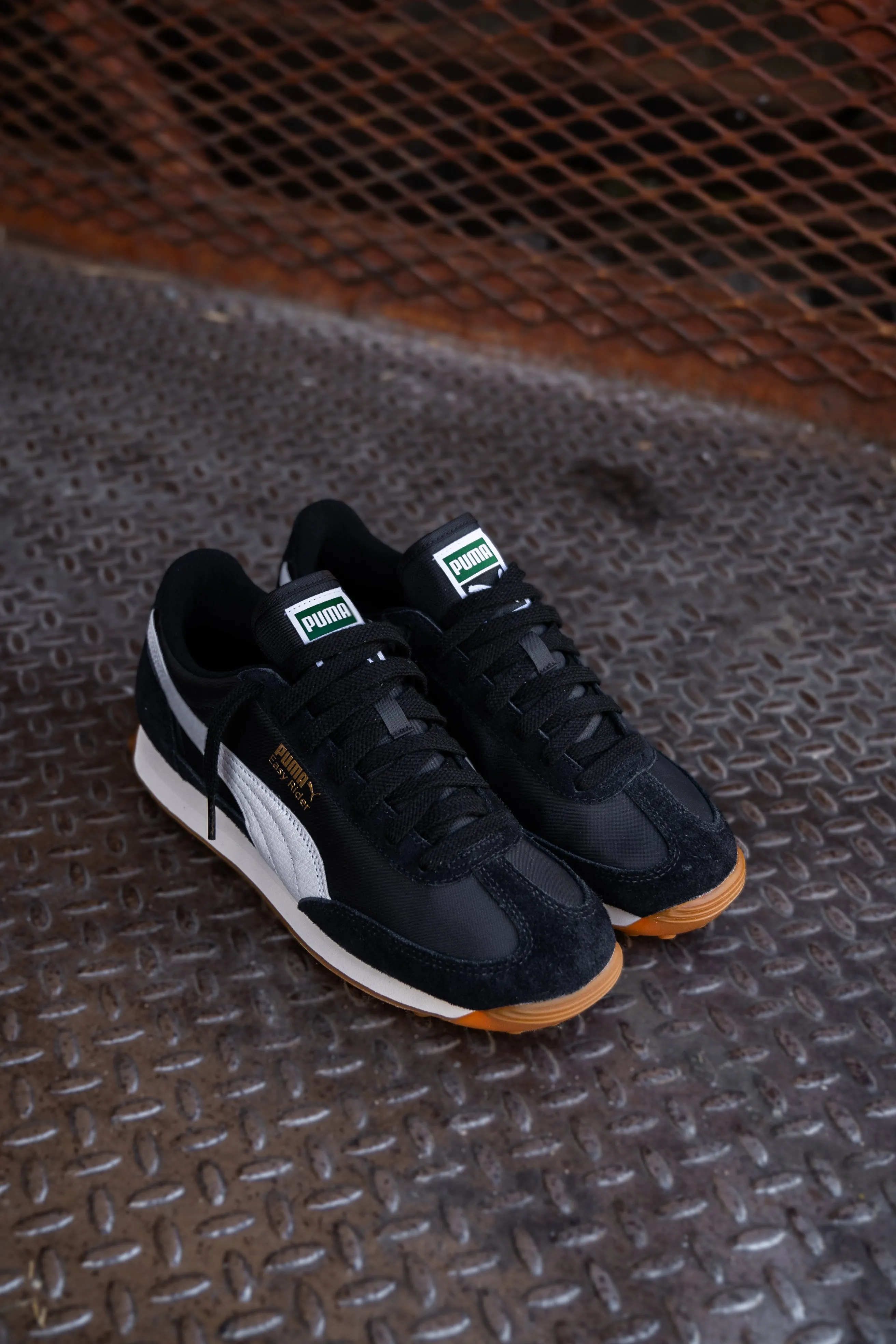 Mens Puma Easy Rider Vintage (Puma Black/Puma White) soccer players' traction