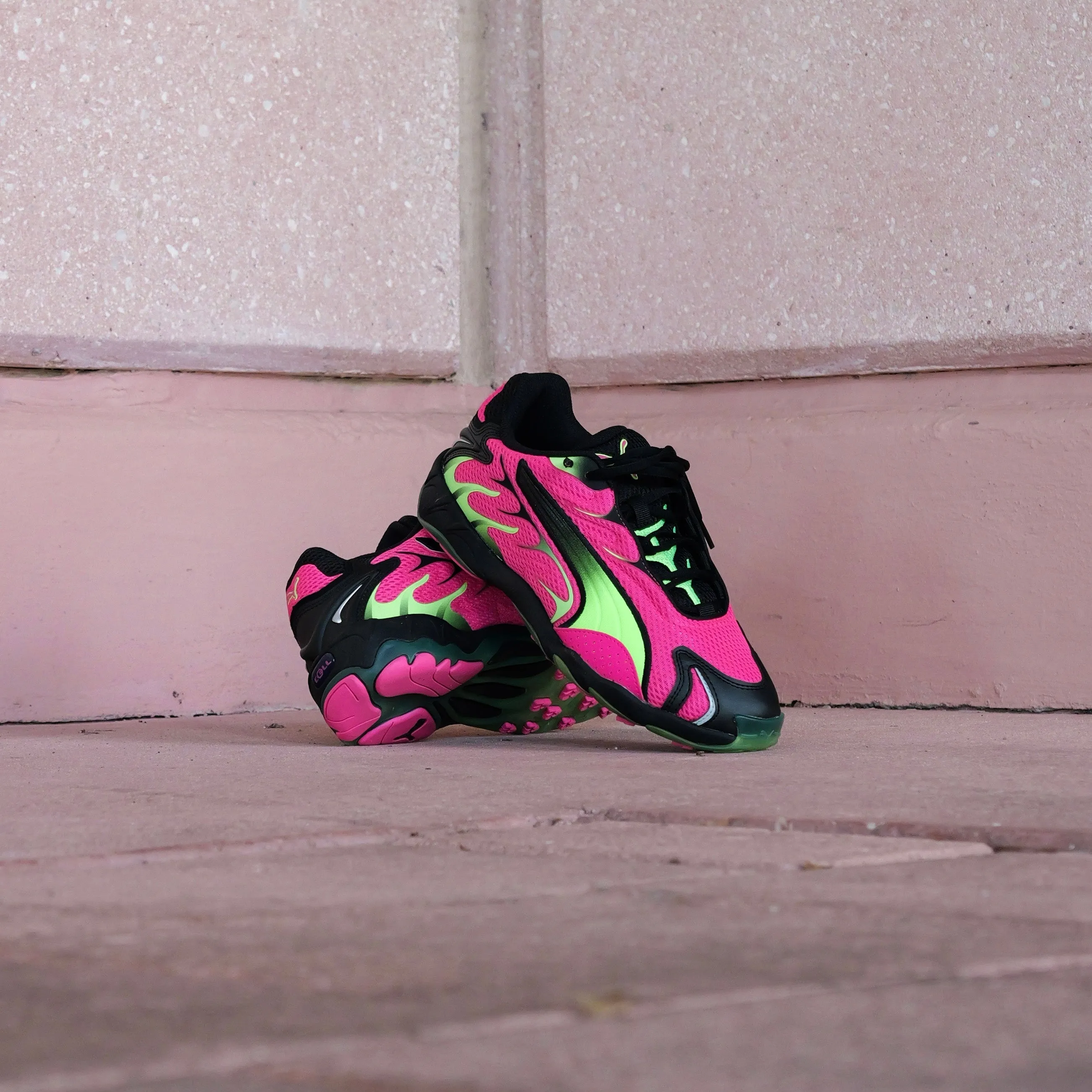 city shoes Arch support Mens Puma Inhale (Fluro Pink/Green Glare)