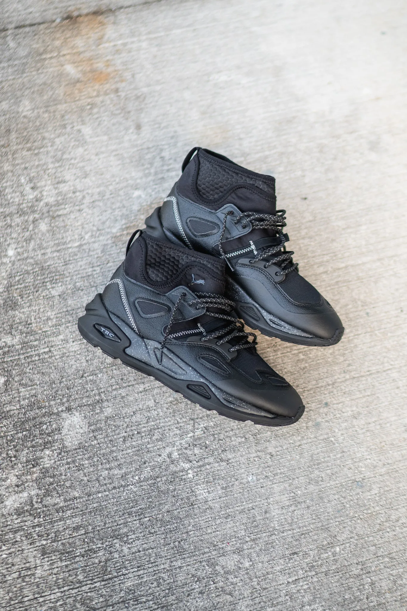 Roomy Fit Volleyball Men's Puma TRC Blaze Mid WS (Puma Black/Castlerock)