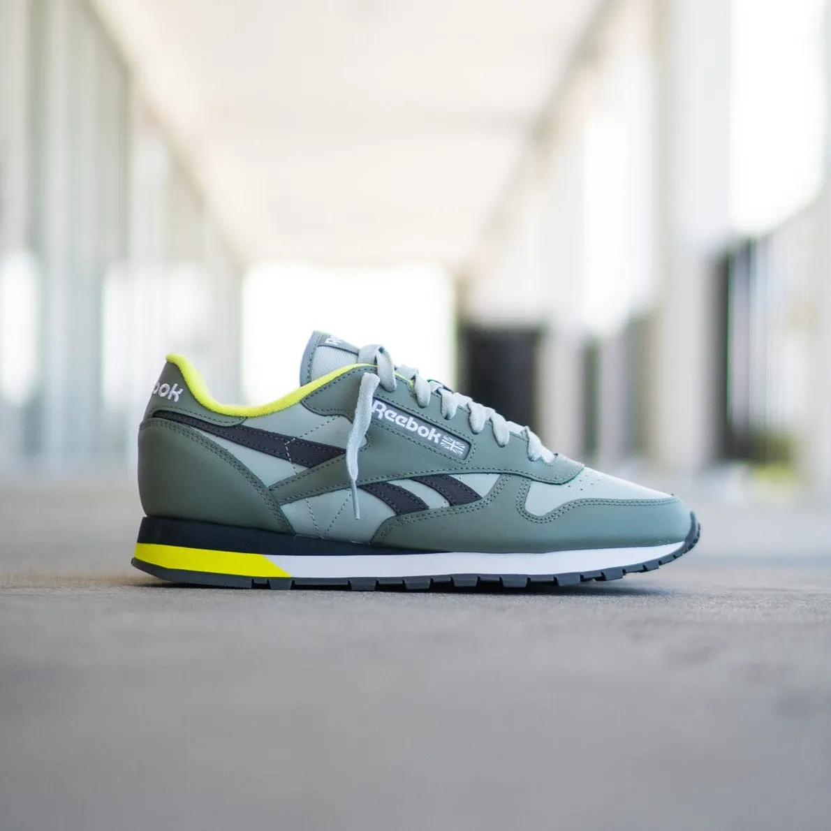 Elevated Sole right - foot Men's Reebok Classic Leather (Harmony Green/Sea Spray)