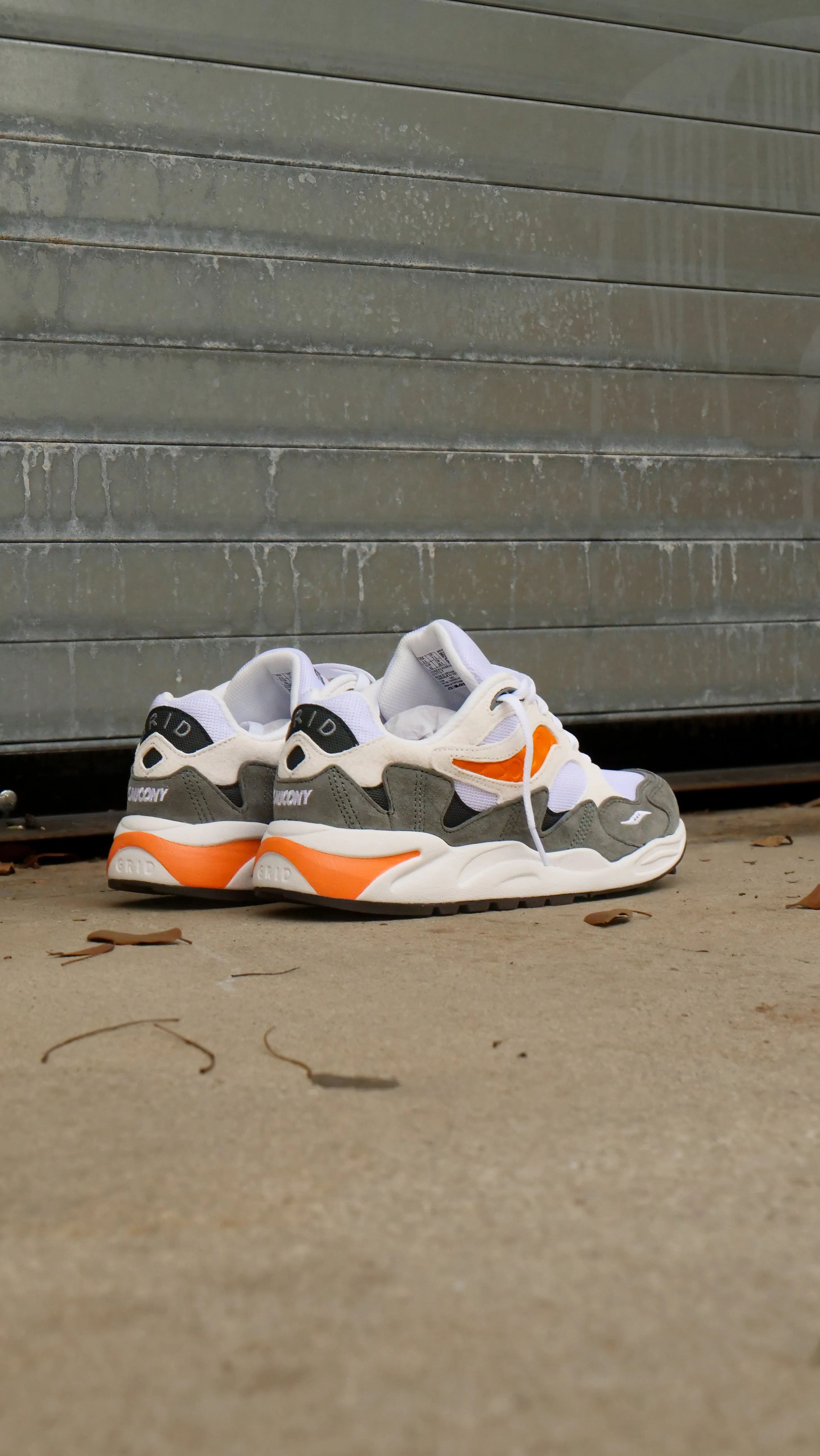 Mens Saucony Grid Shadow 2 Essential (White/Safety Orange) city shoes Shiny