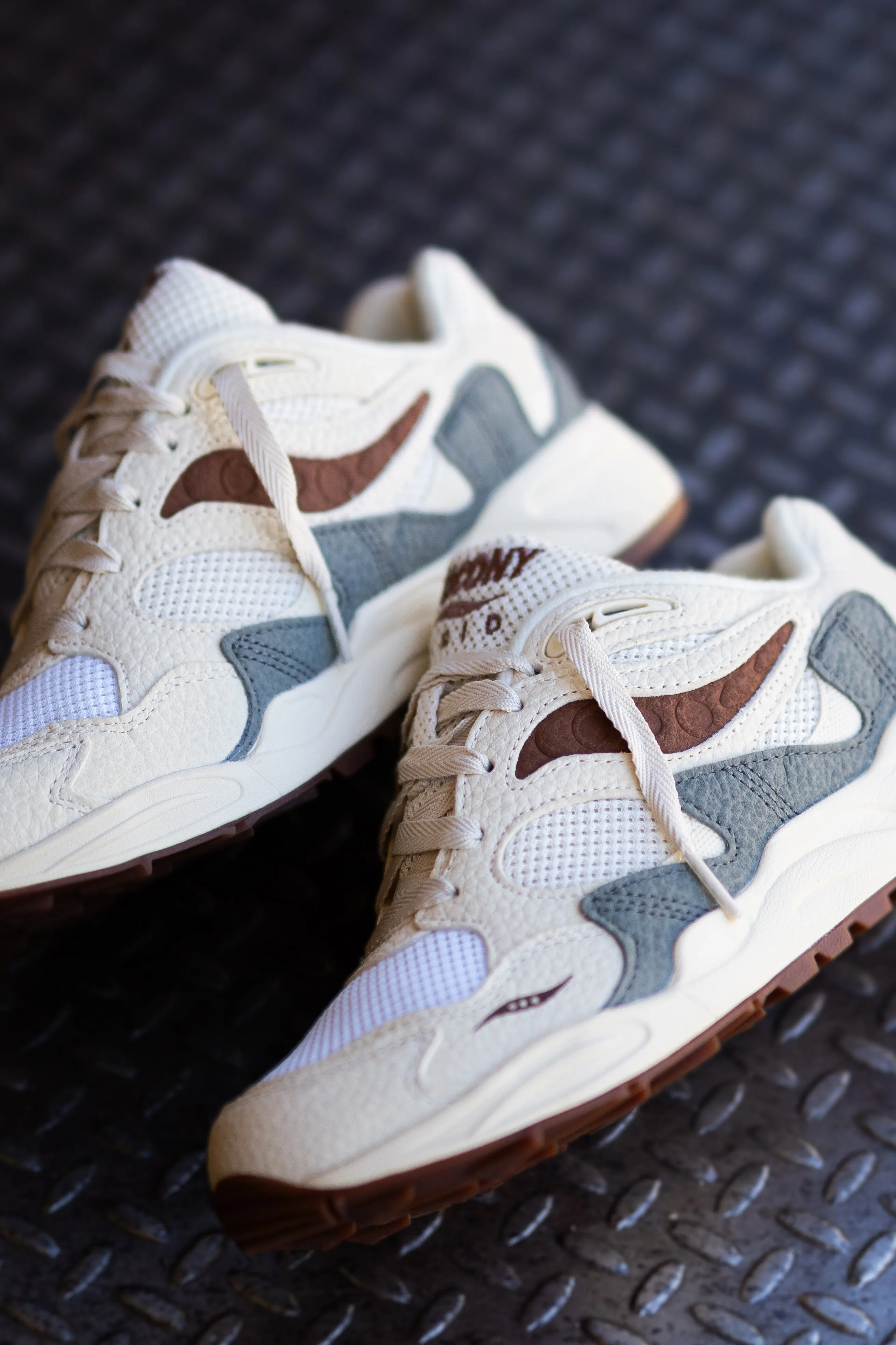 Mens Saucony Grid Shadow 2 (Sand/Brown) Sporty lining