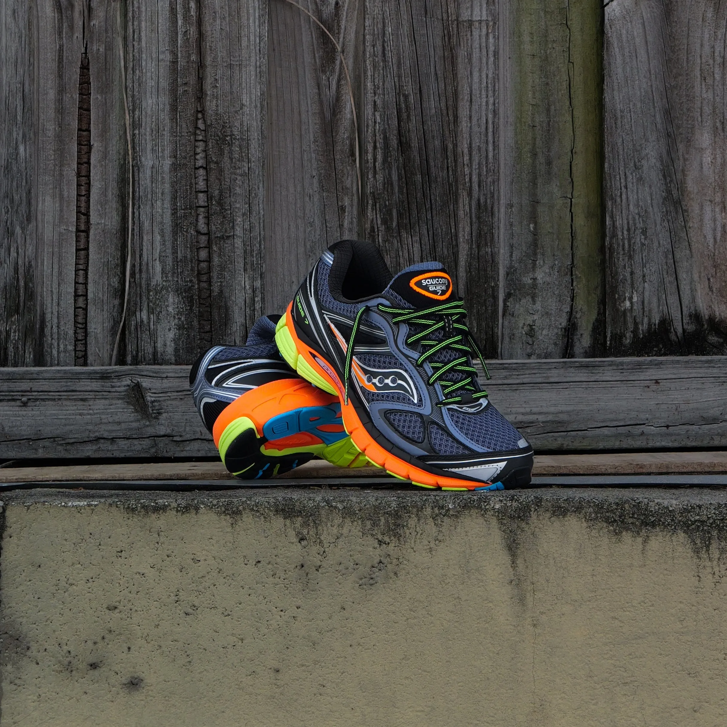 Performance Wear Mens Saucony ProGrid Guide 7 (Grey/Multi)