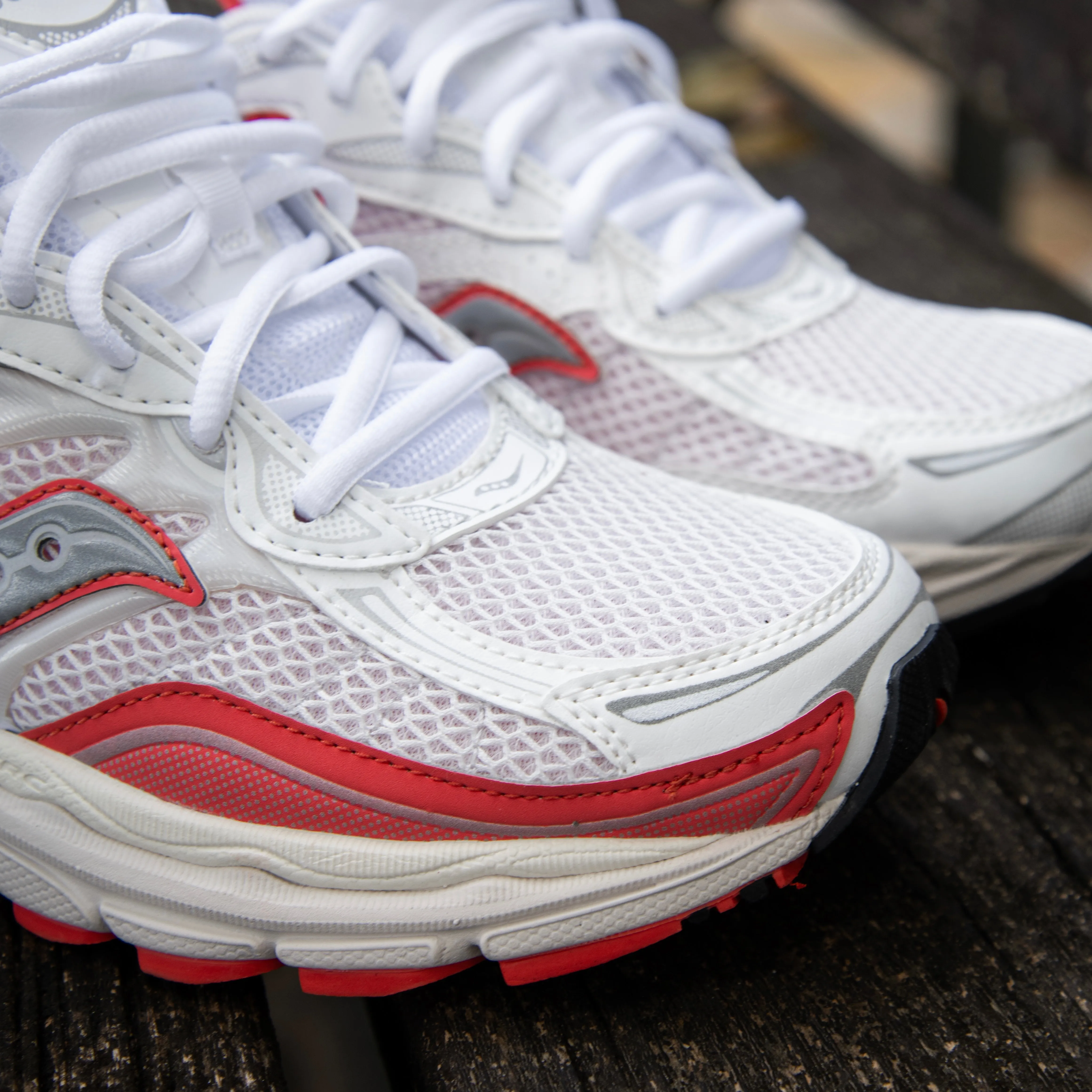Mens Saucony ProGrid Omni 9 (Ivory/Coral) Athletic materials