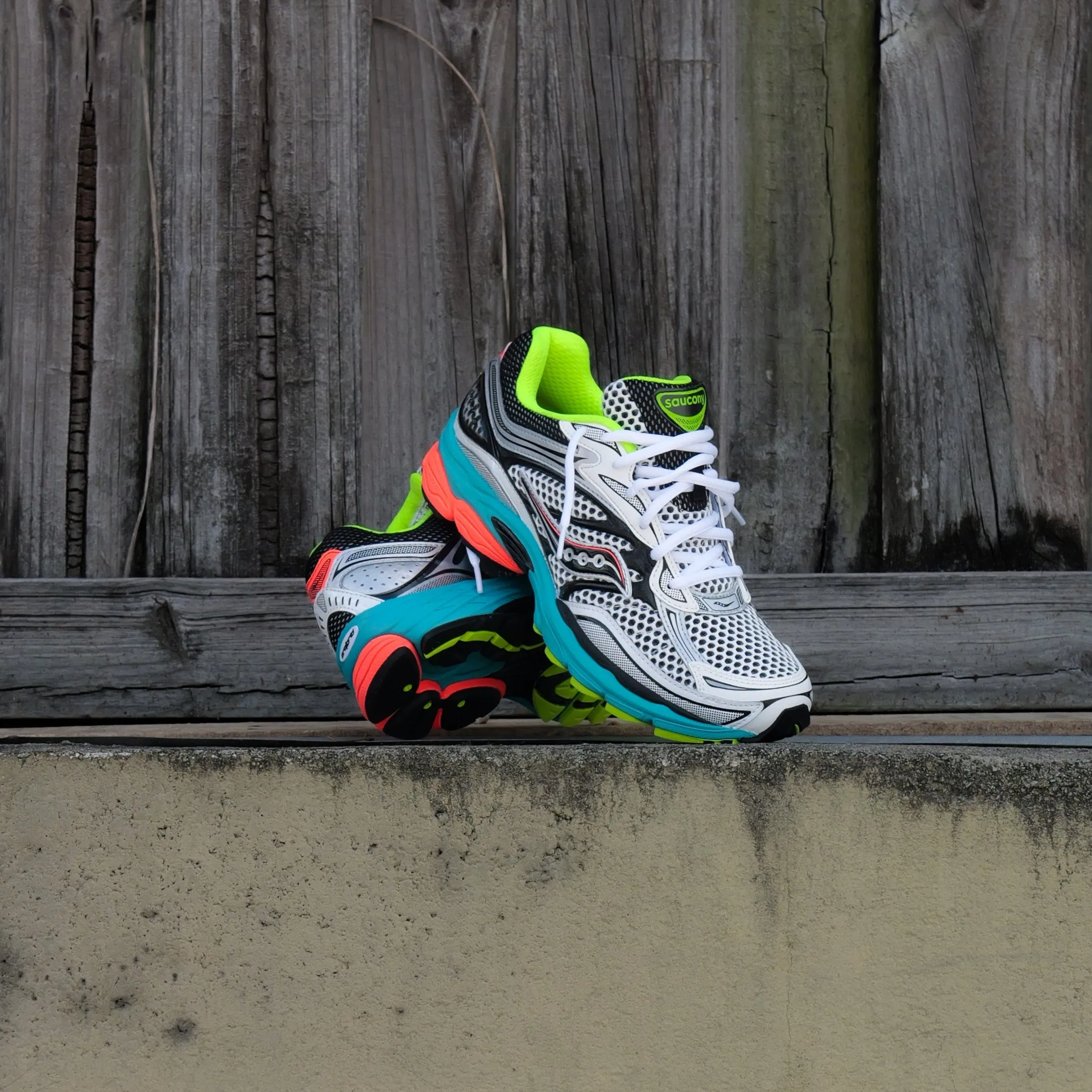 All-around silhouette Mens Saucony ProGrid Omni 9 (Silver Mutant)