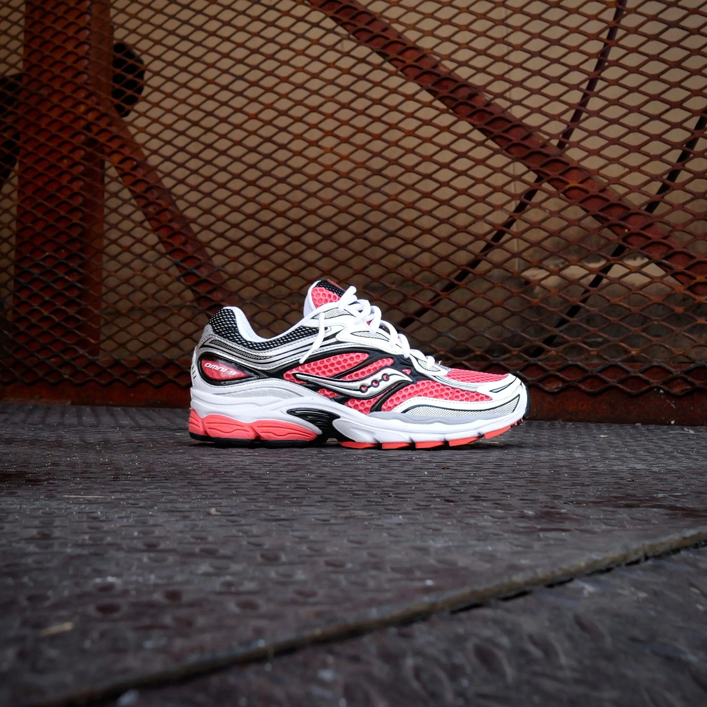 Mens Saucony ProGrid Omni 9 (Silver/Coral) Youth most fall