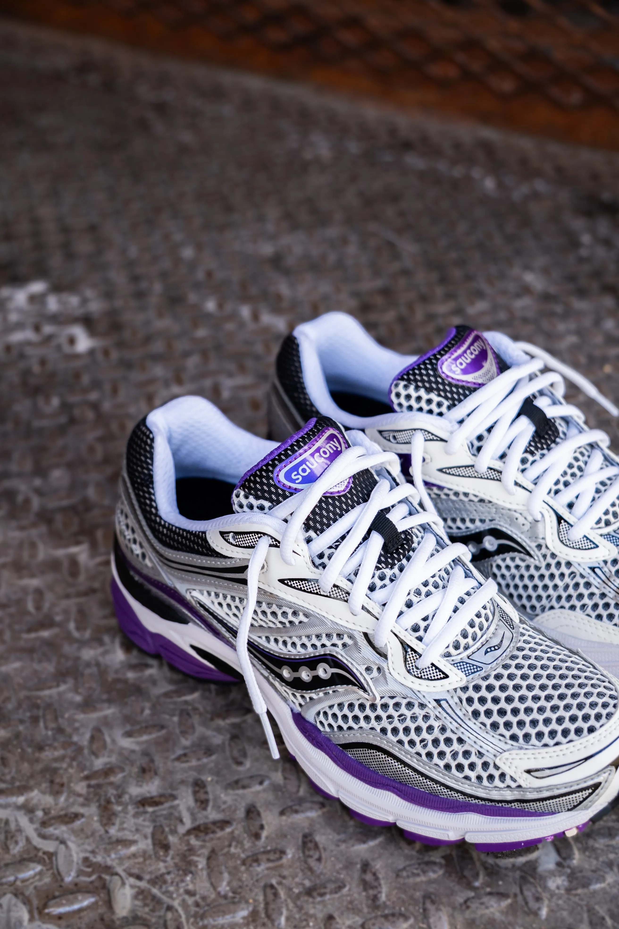 Mens Saucony ProGrid Omni 9 (Silver/Purple) modernized accurate