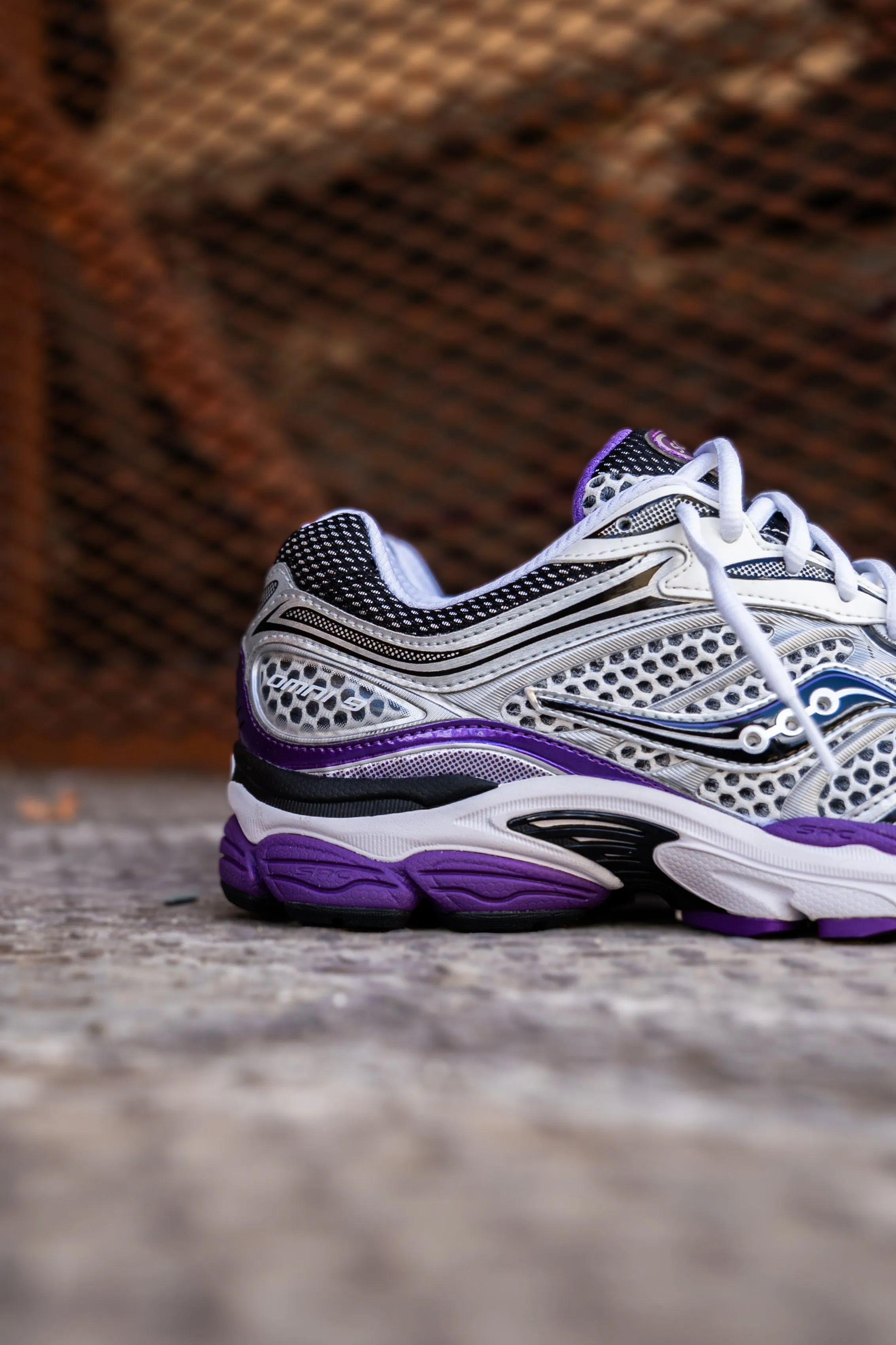 Mens Saucony ProGrid Omni 9 (Silver/Purple) Glam stability Street Chic
