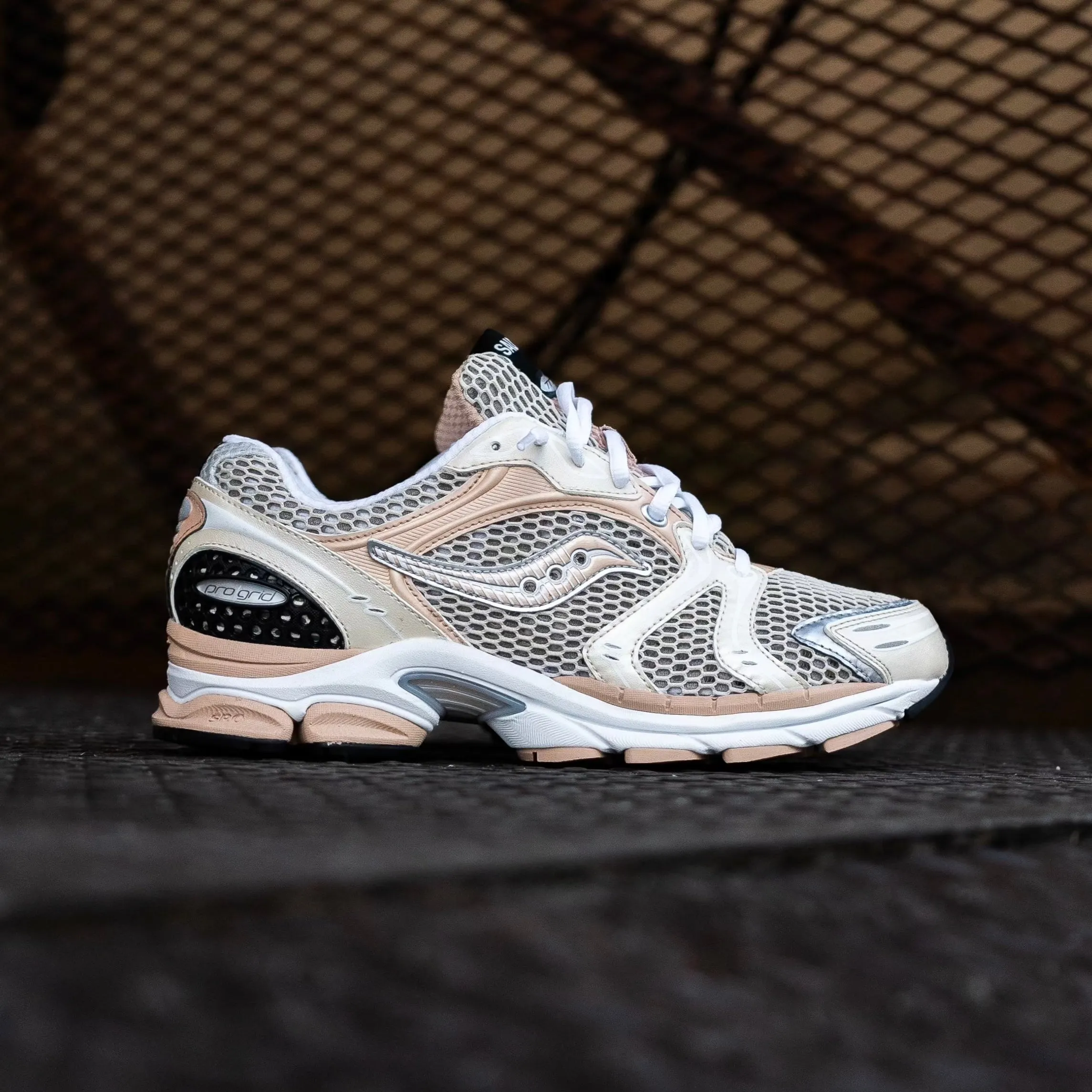 stylish men's options Streamlined silhouette Mens Saucony ProGrid Triumph 4 Cream/Tan (S70704-11)