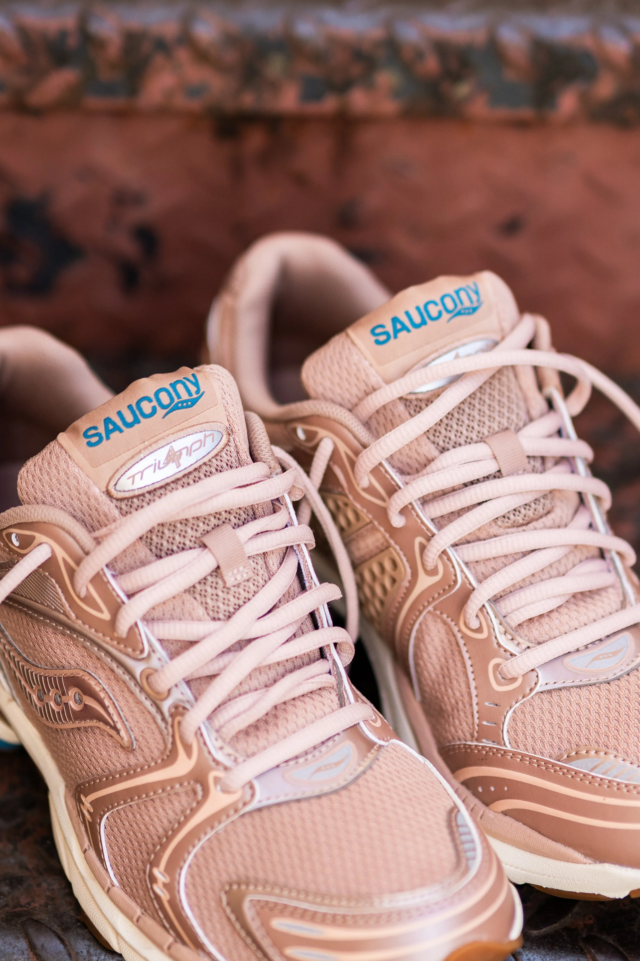 Mens Saucony ProGrid Triumph 4 (Tan/Royal) Sporty Look Trustworthy