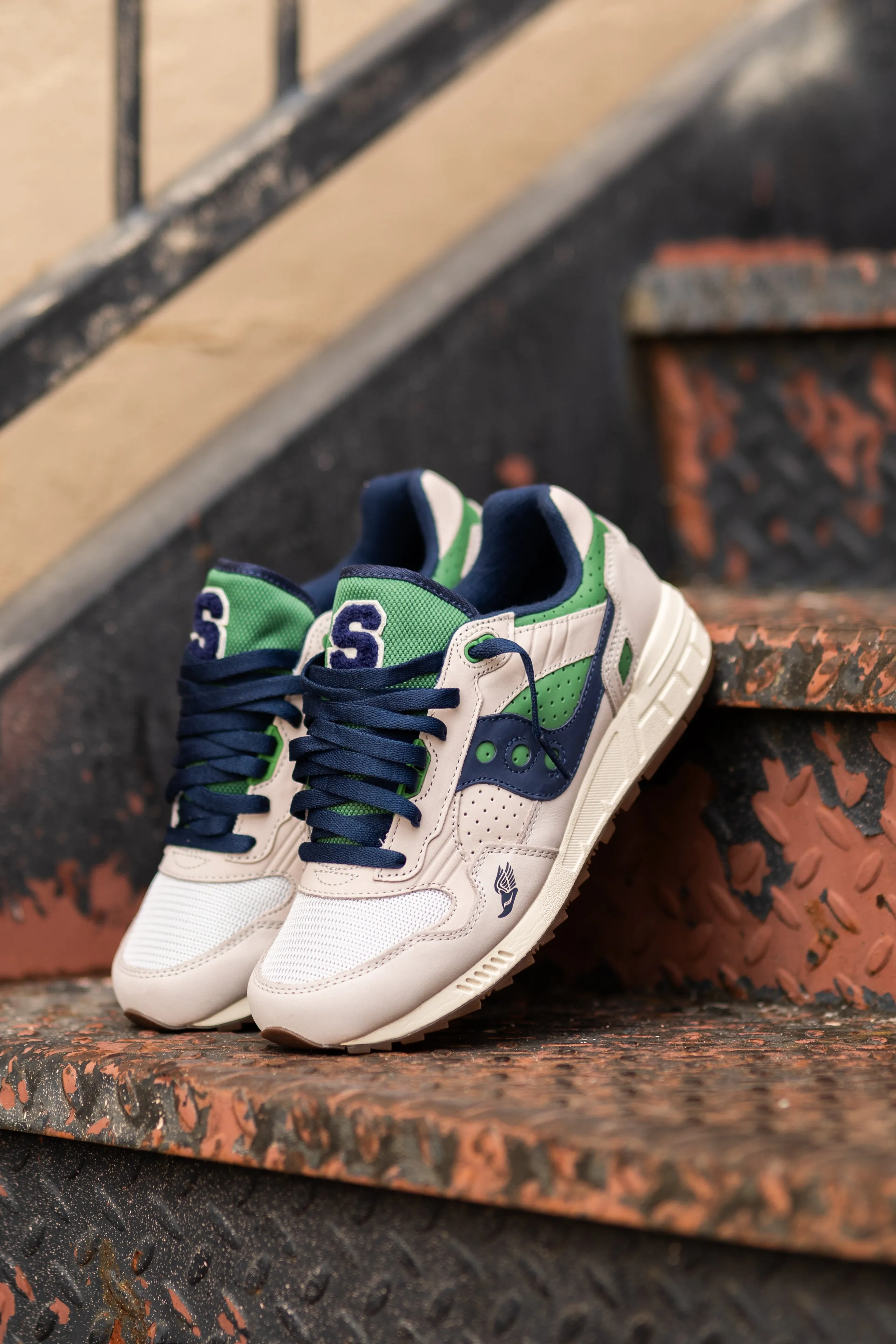 Mens Saucony Shadow 5000 Ivy League (Fog/Green) Foot Style party - goers'