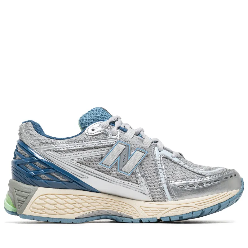 sand running wear lace up closure New Balance 1906R - Silver Metallic/Still Water