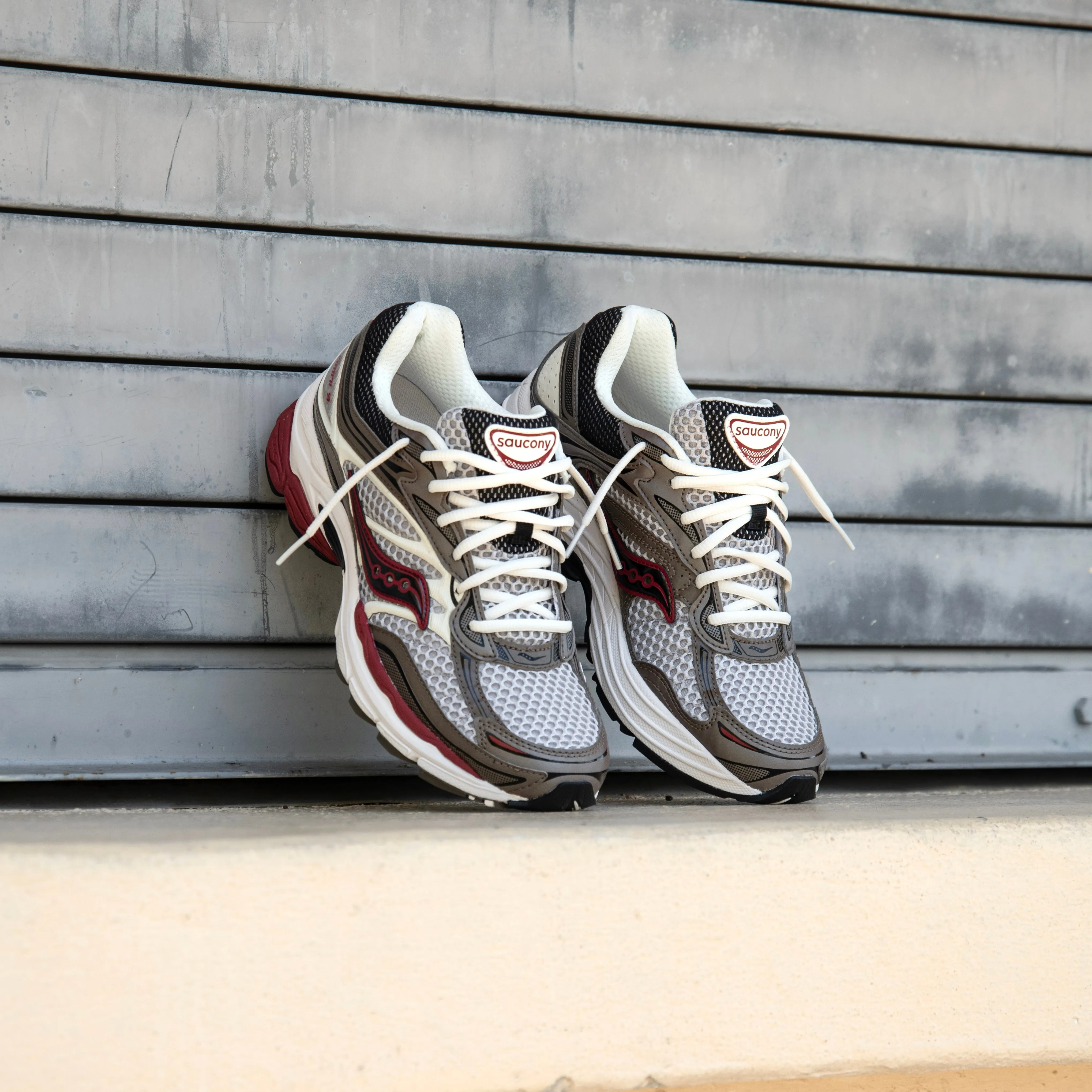 low - top Classy ease Mens Saucony ProGrid Omni 9 (Brown/Red)