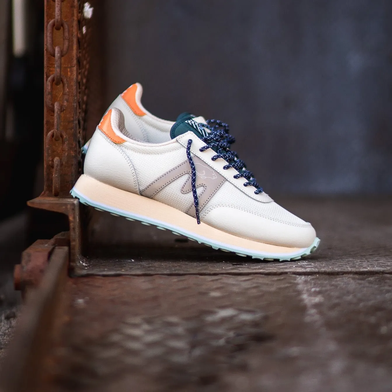 Karhu Albatross Control (Lily White/Silver) Built-in comfort